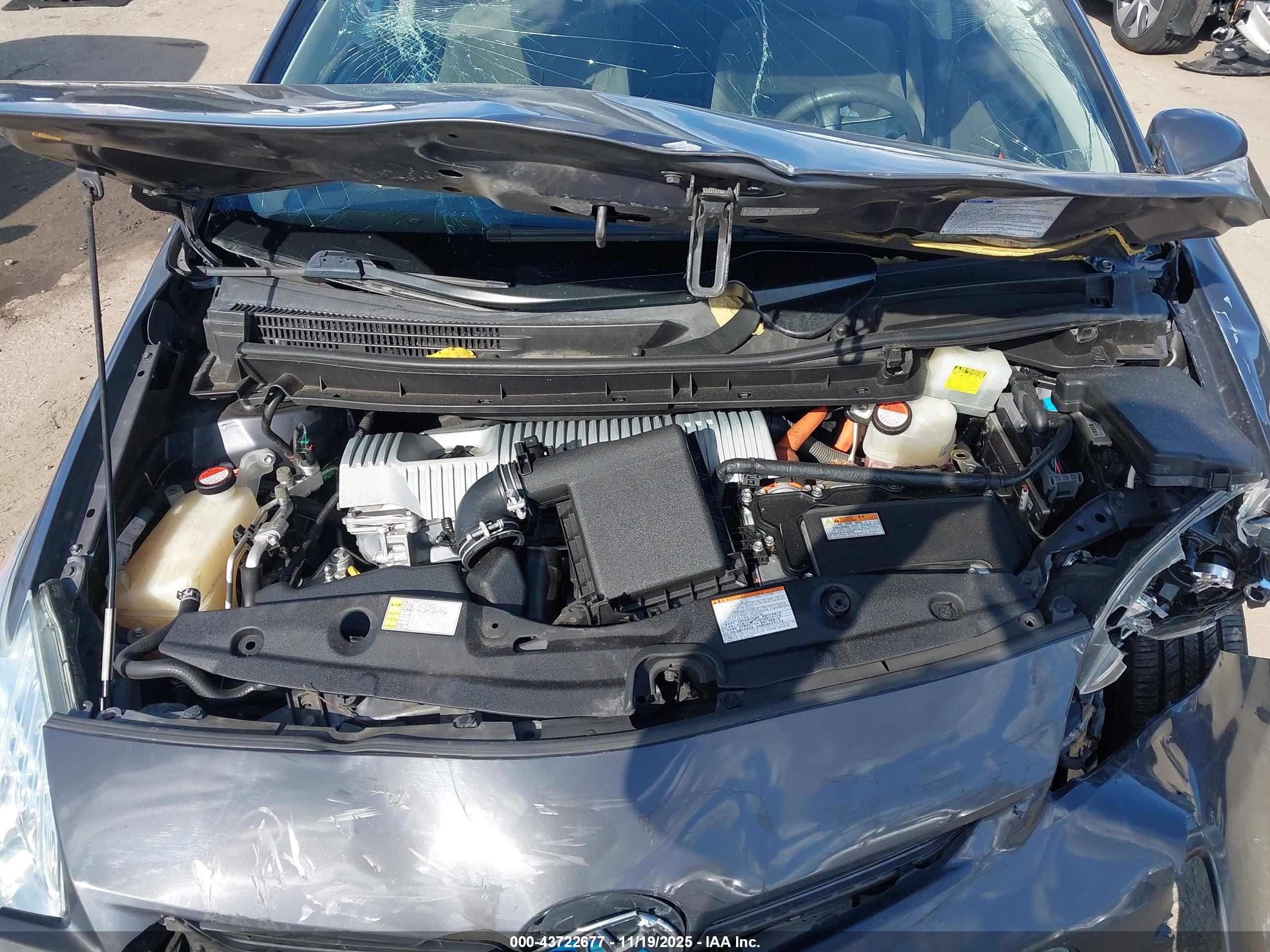 TOYOTA PRIUS image 10