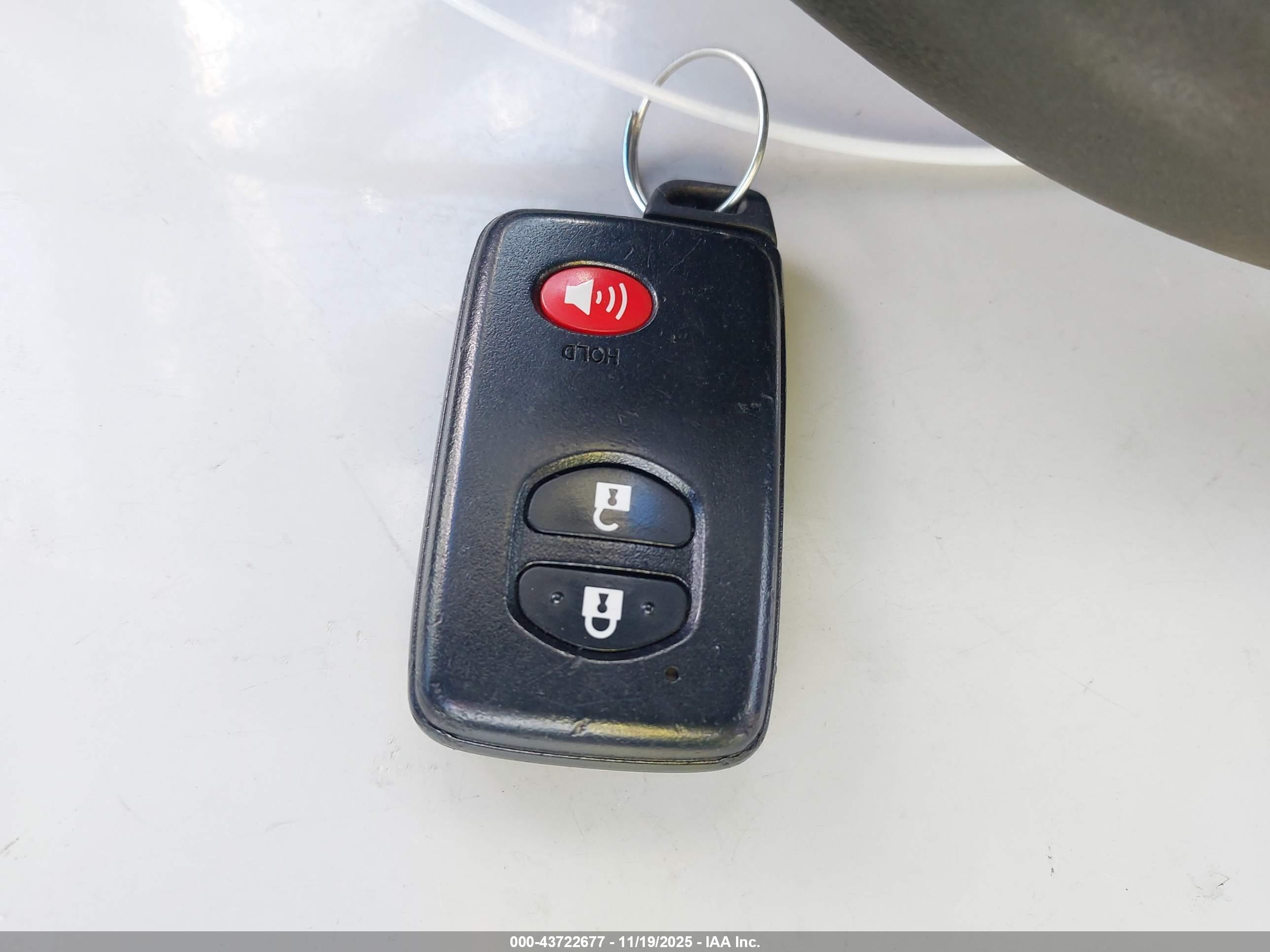 TOYOTA PRIUS image 11