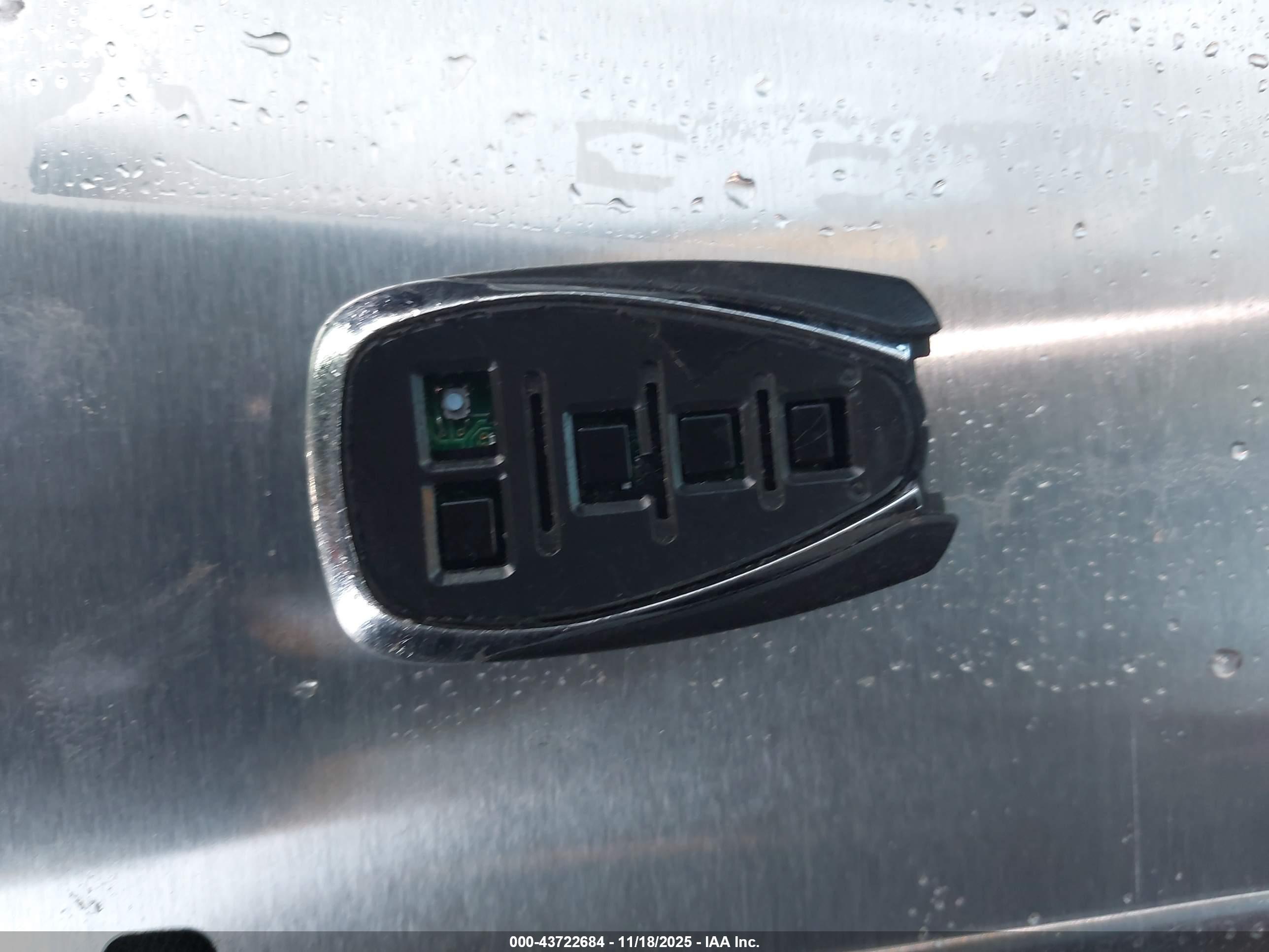 CHEVROLET MALIBU image 11