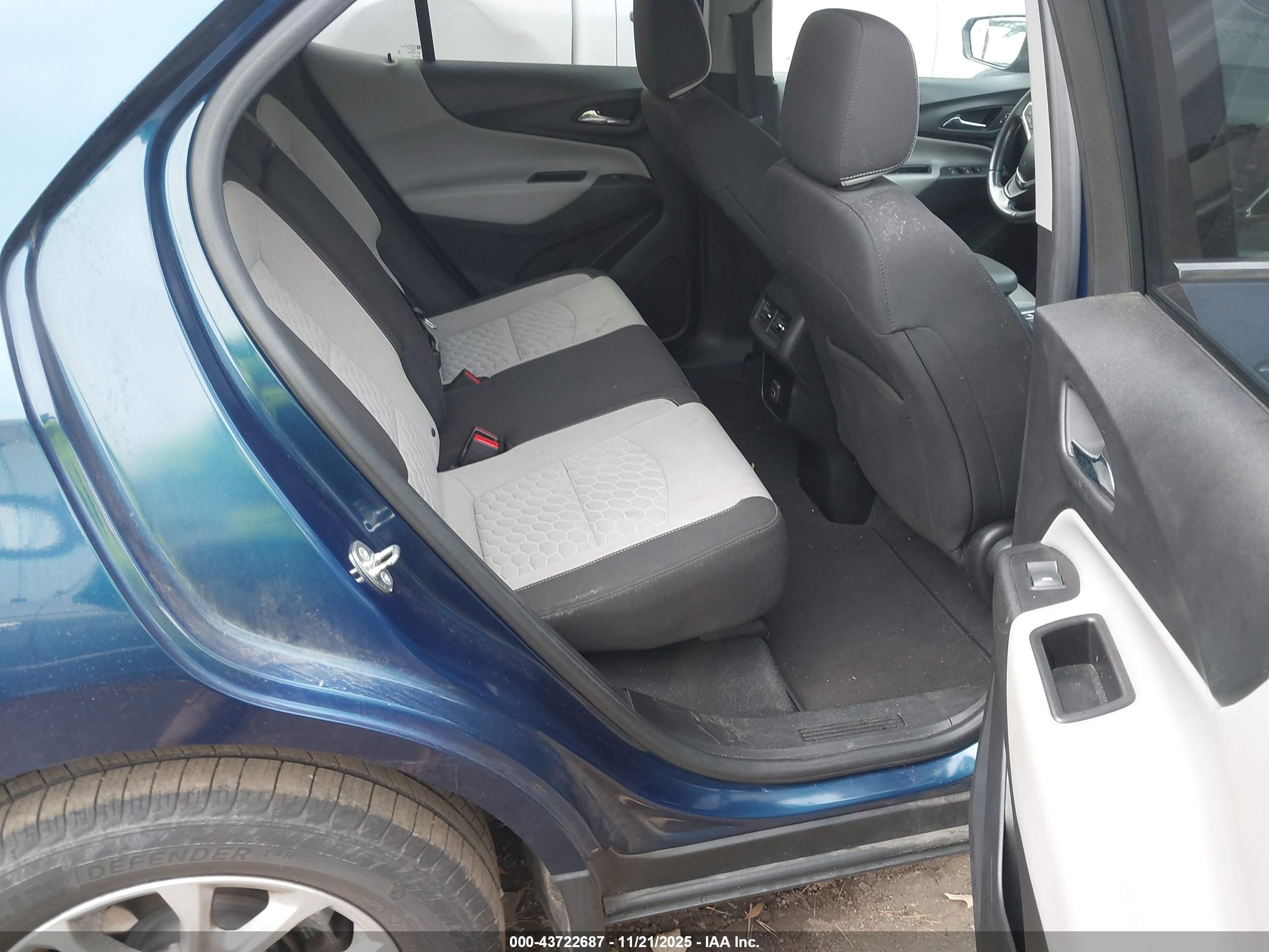 CHEVROLET EQUINOX image 8
