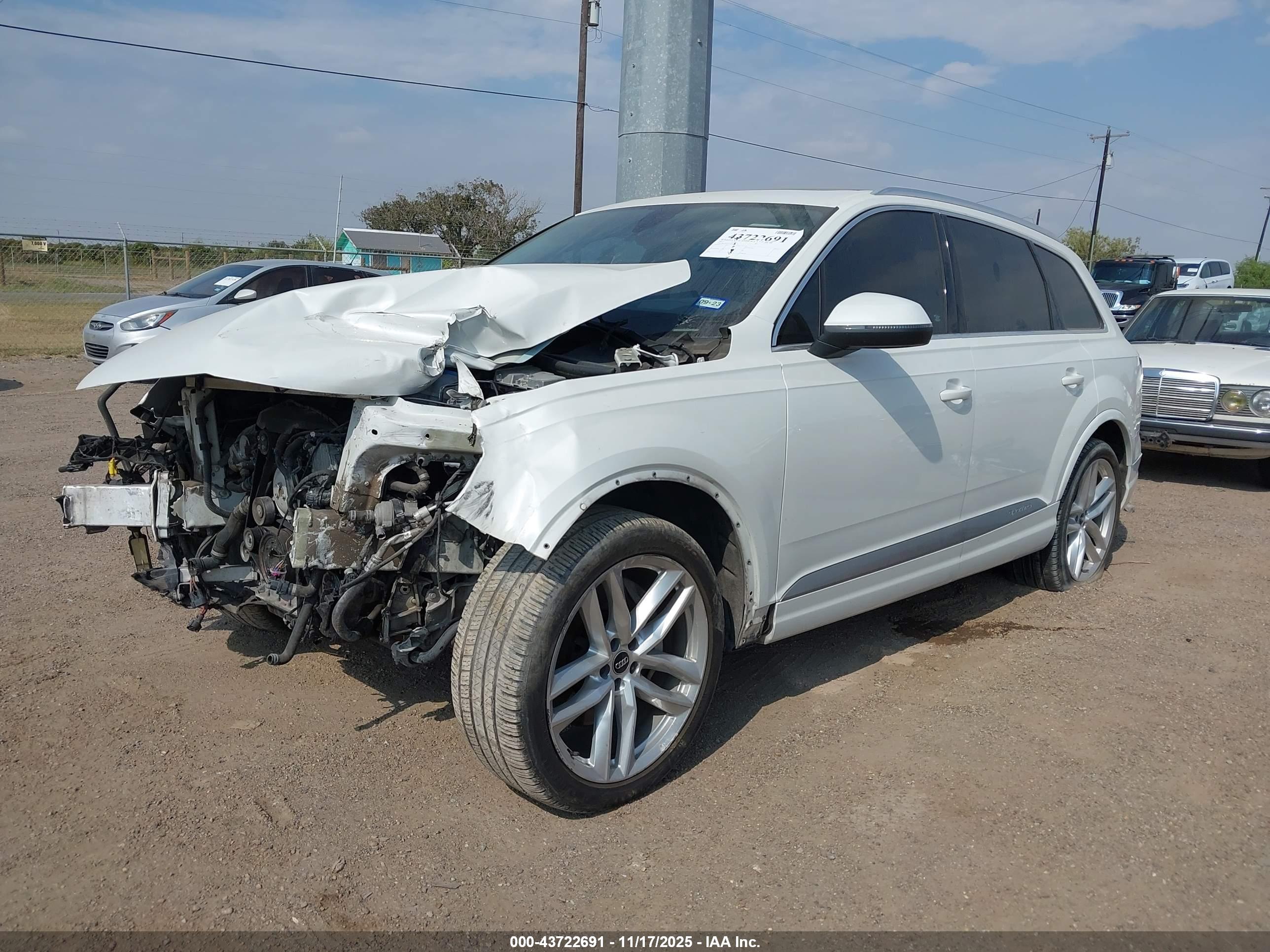 AUDI Q7 image 2