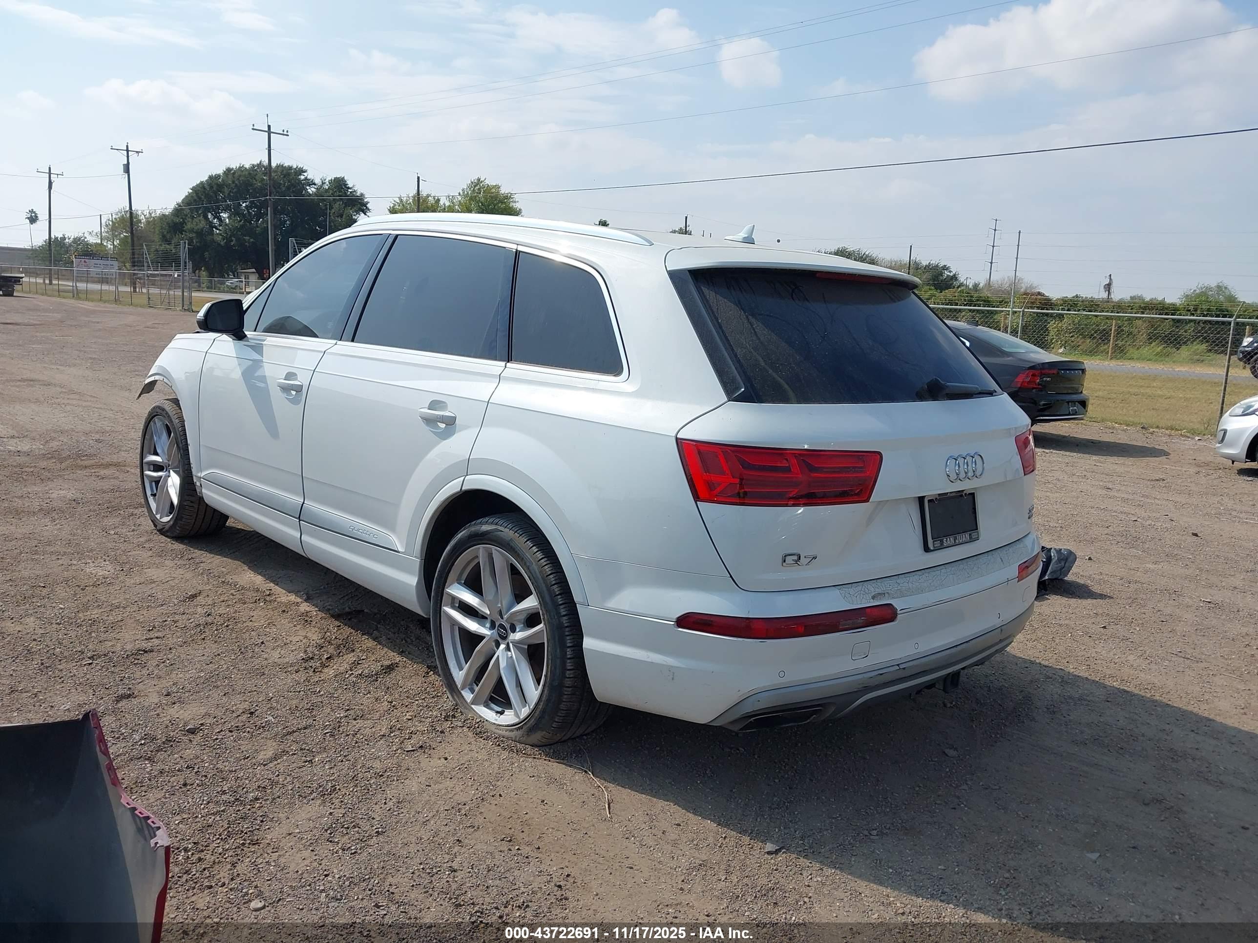 AUDI Q7 image 3