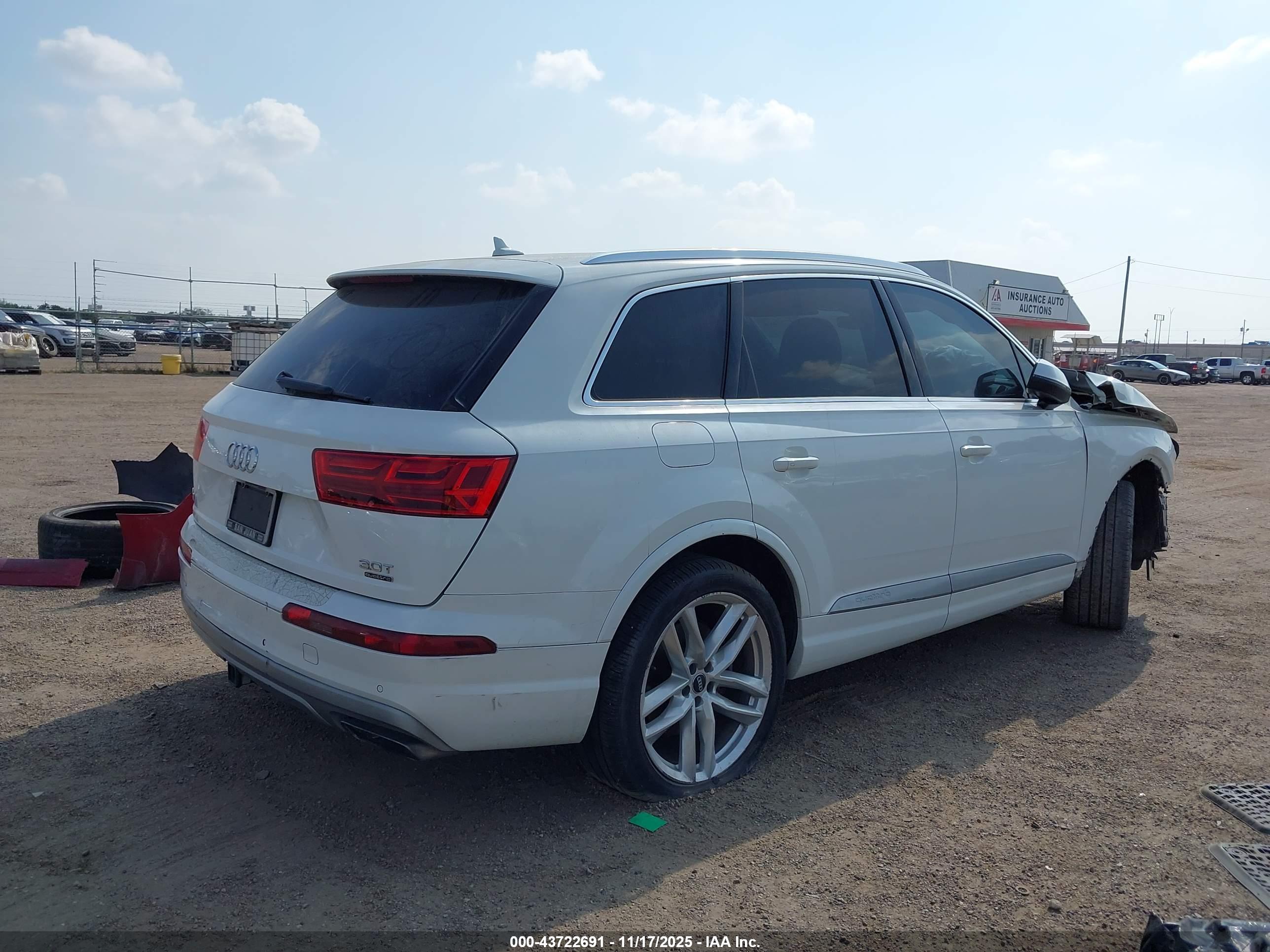 AUDI Q7 image 4