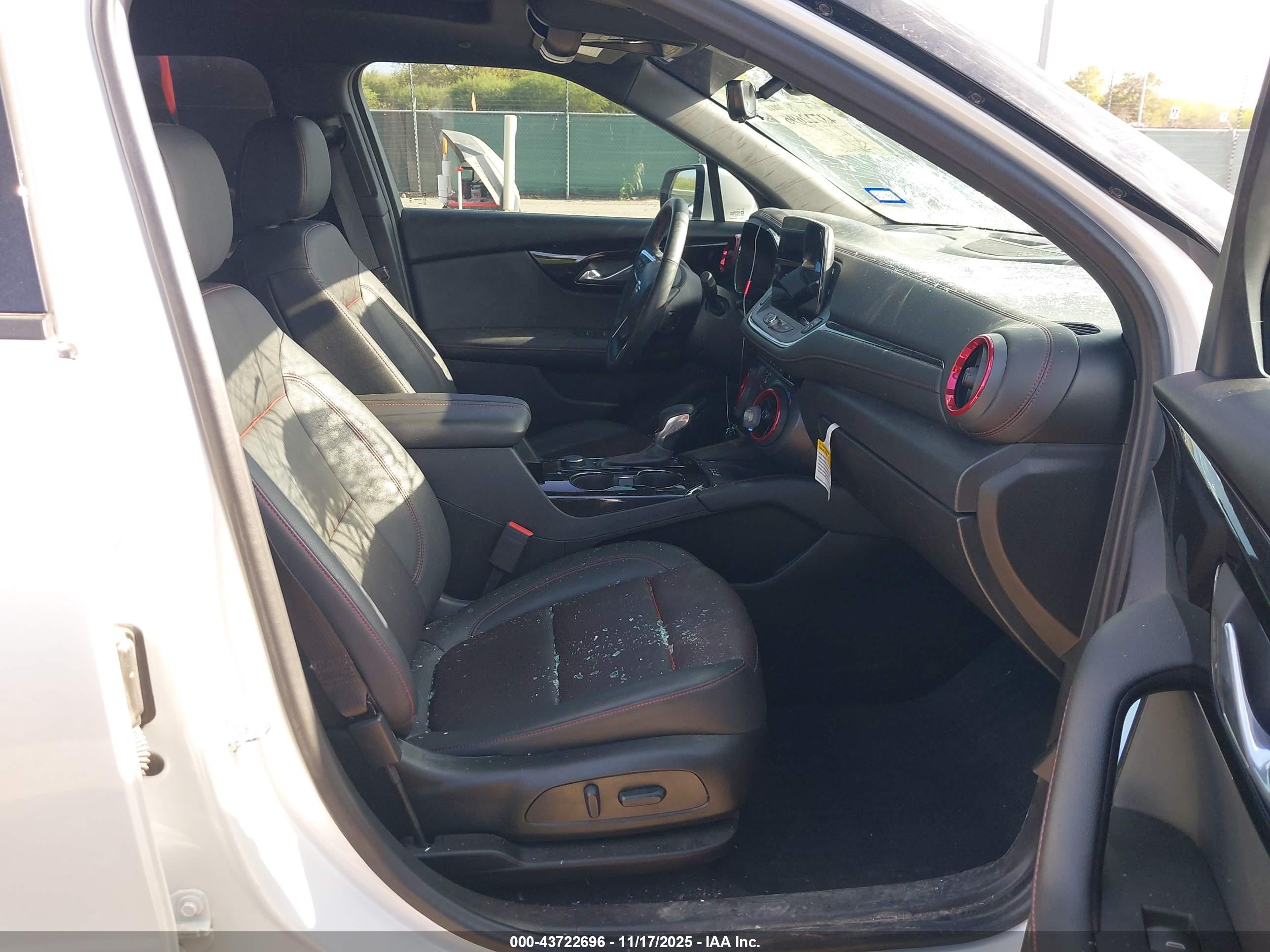 CHEVROLET BLAZER image 5