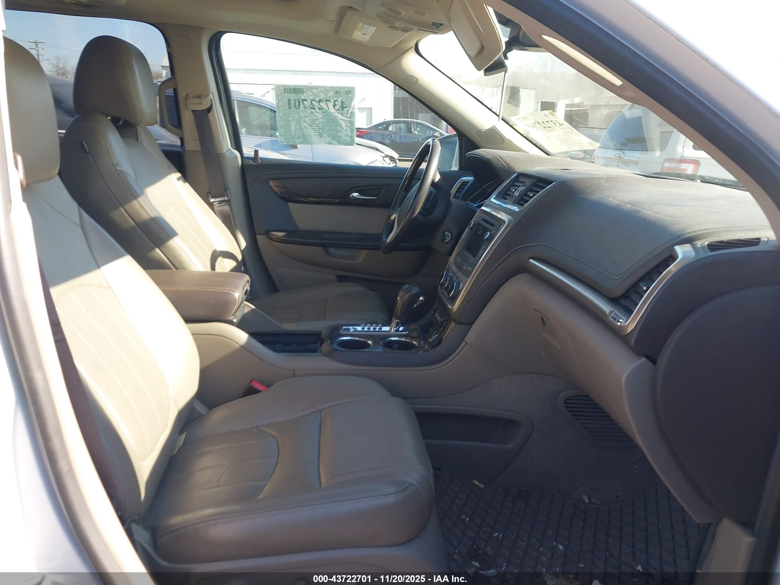 GMC ACADIA image 5