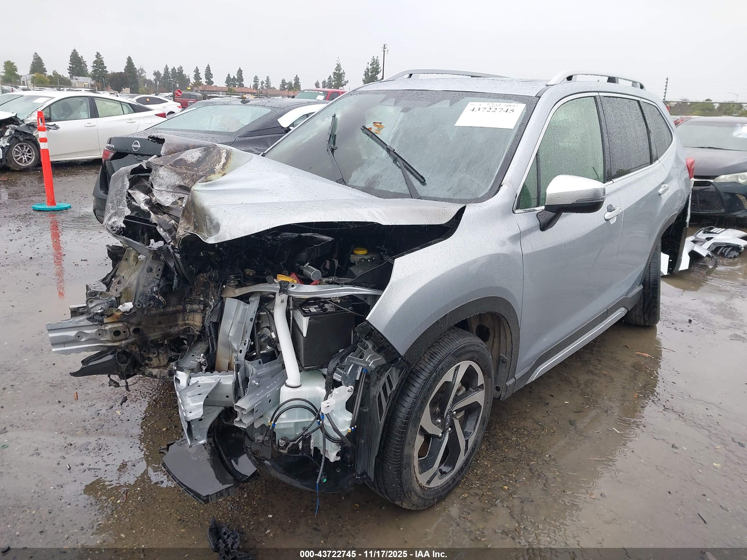 SUBARU FORESTER image 2