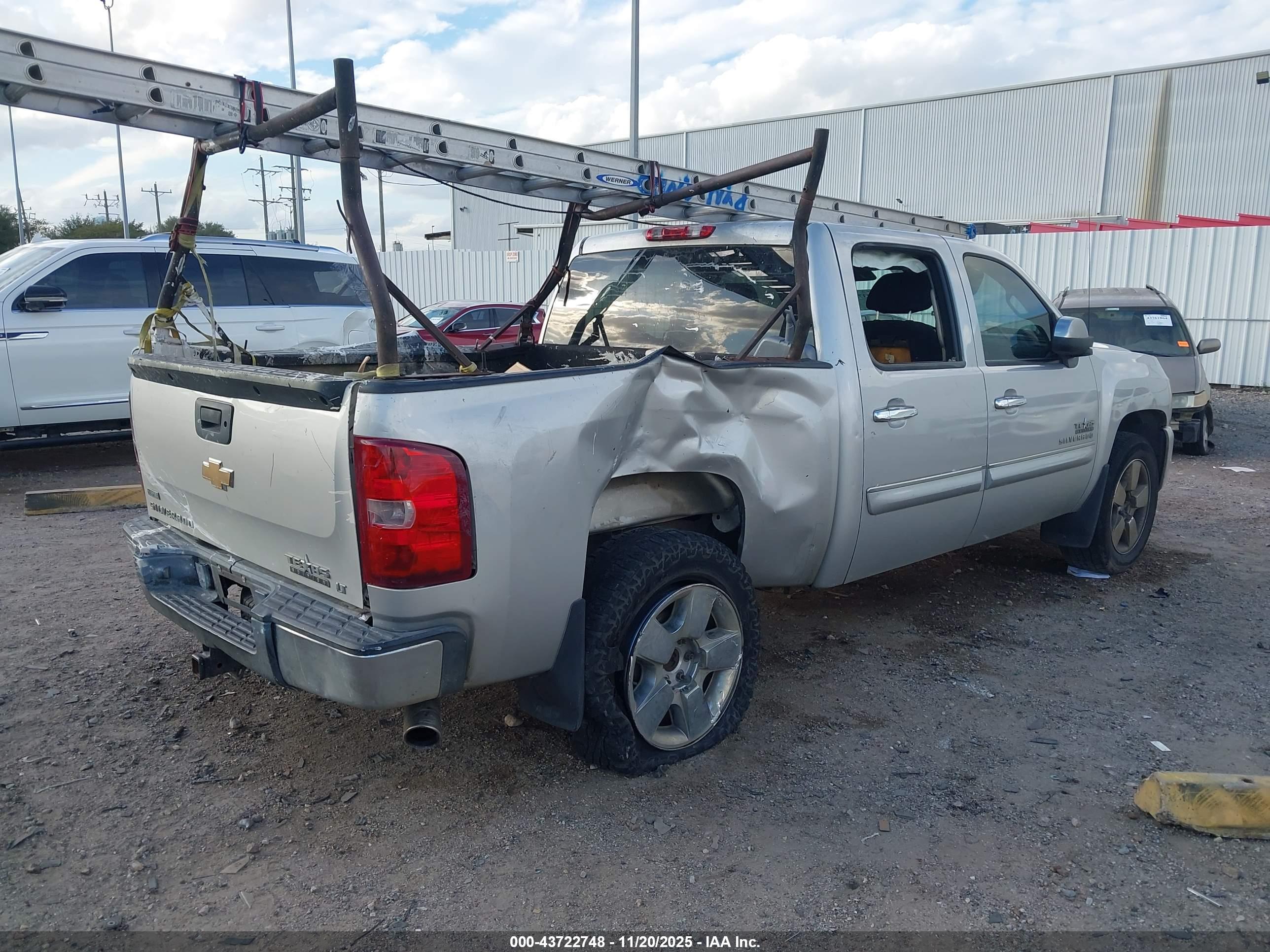 CHEVROLET SILVERADO image 4