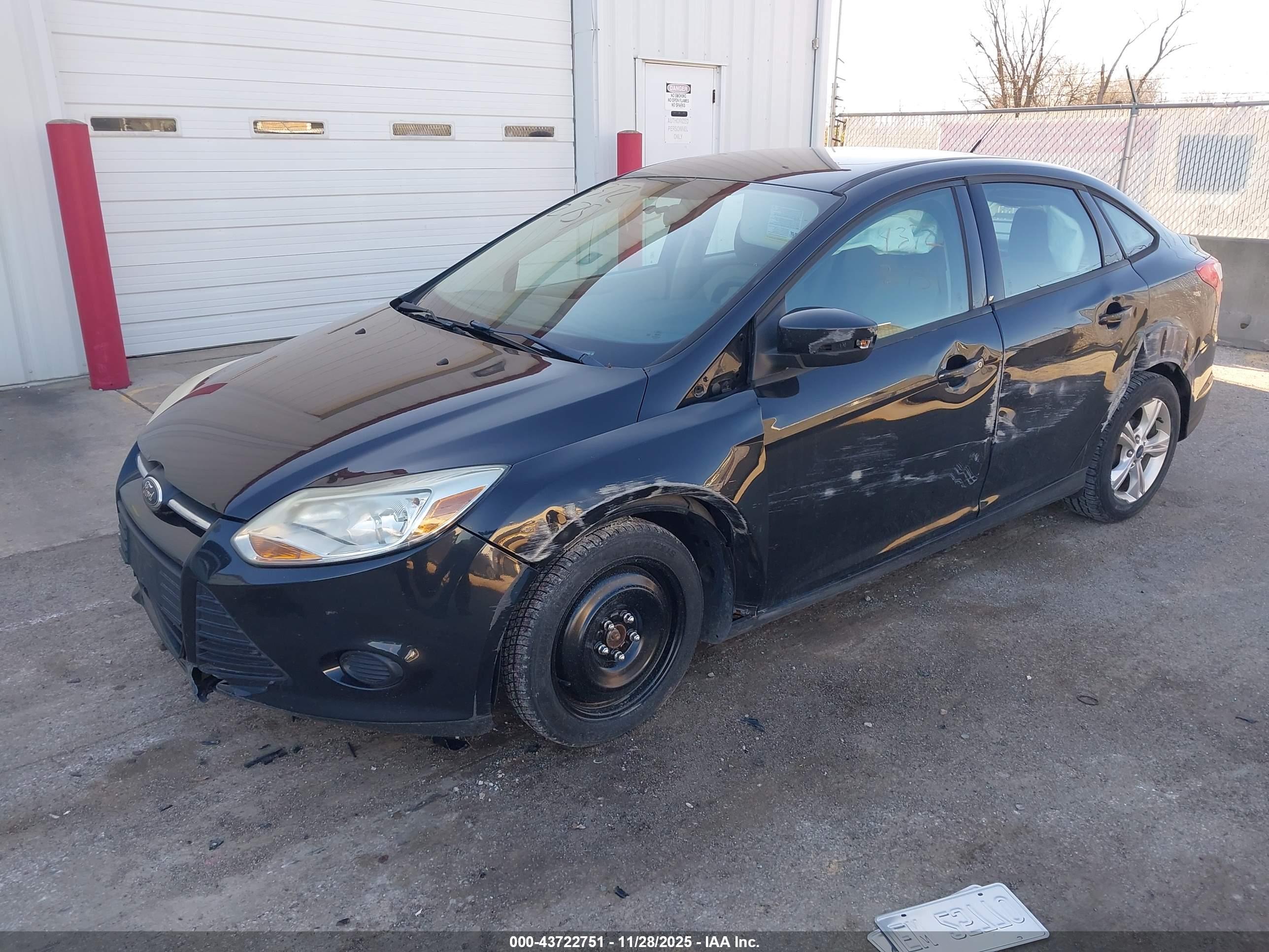 FORD FOCUS image 2