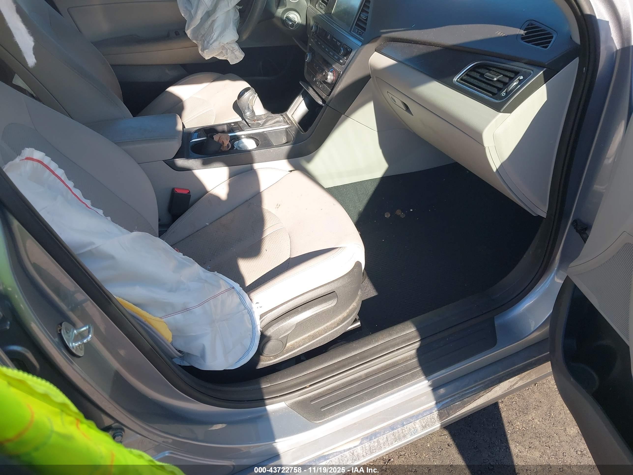 HYUNDAI SONATA image 5