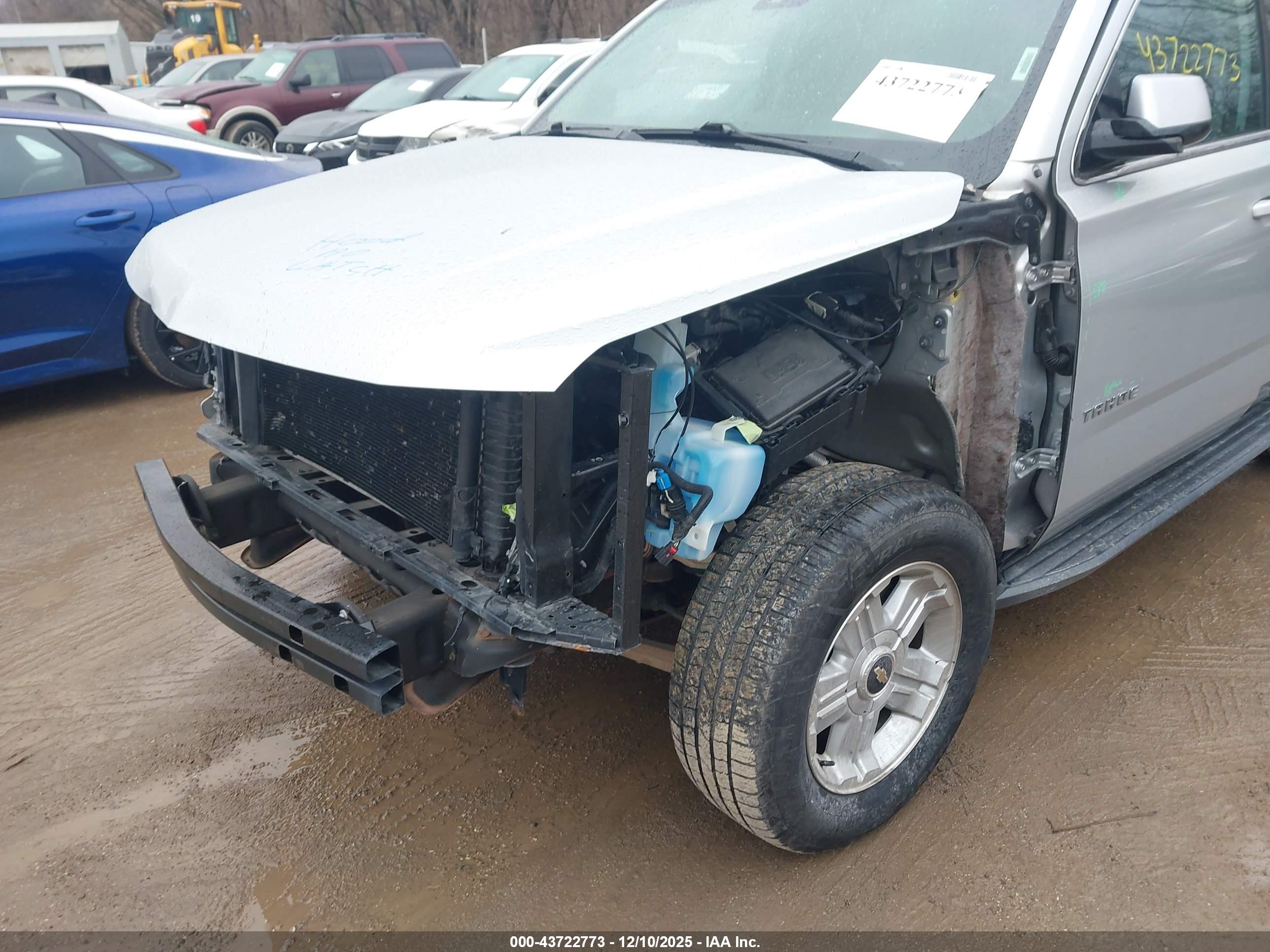 CHEVROLET TAHOE image 6