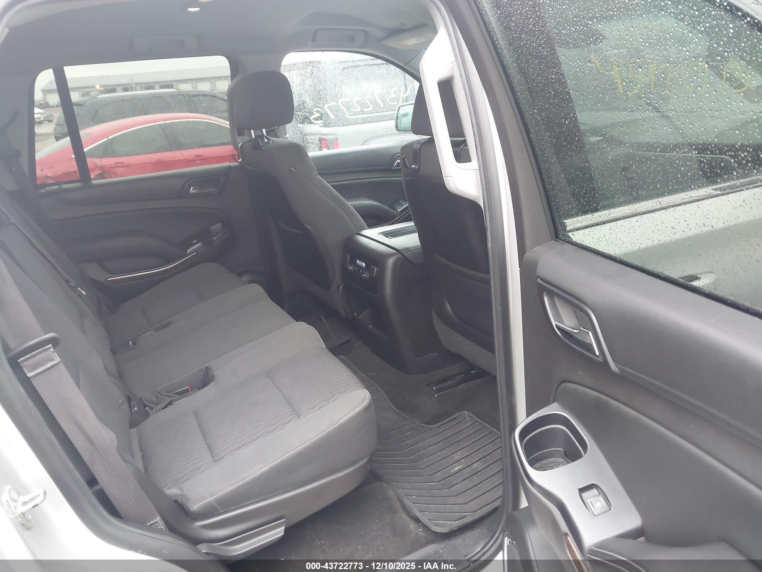 CHEVROLET TAHOE image 8