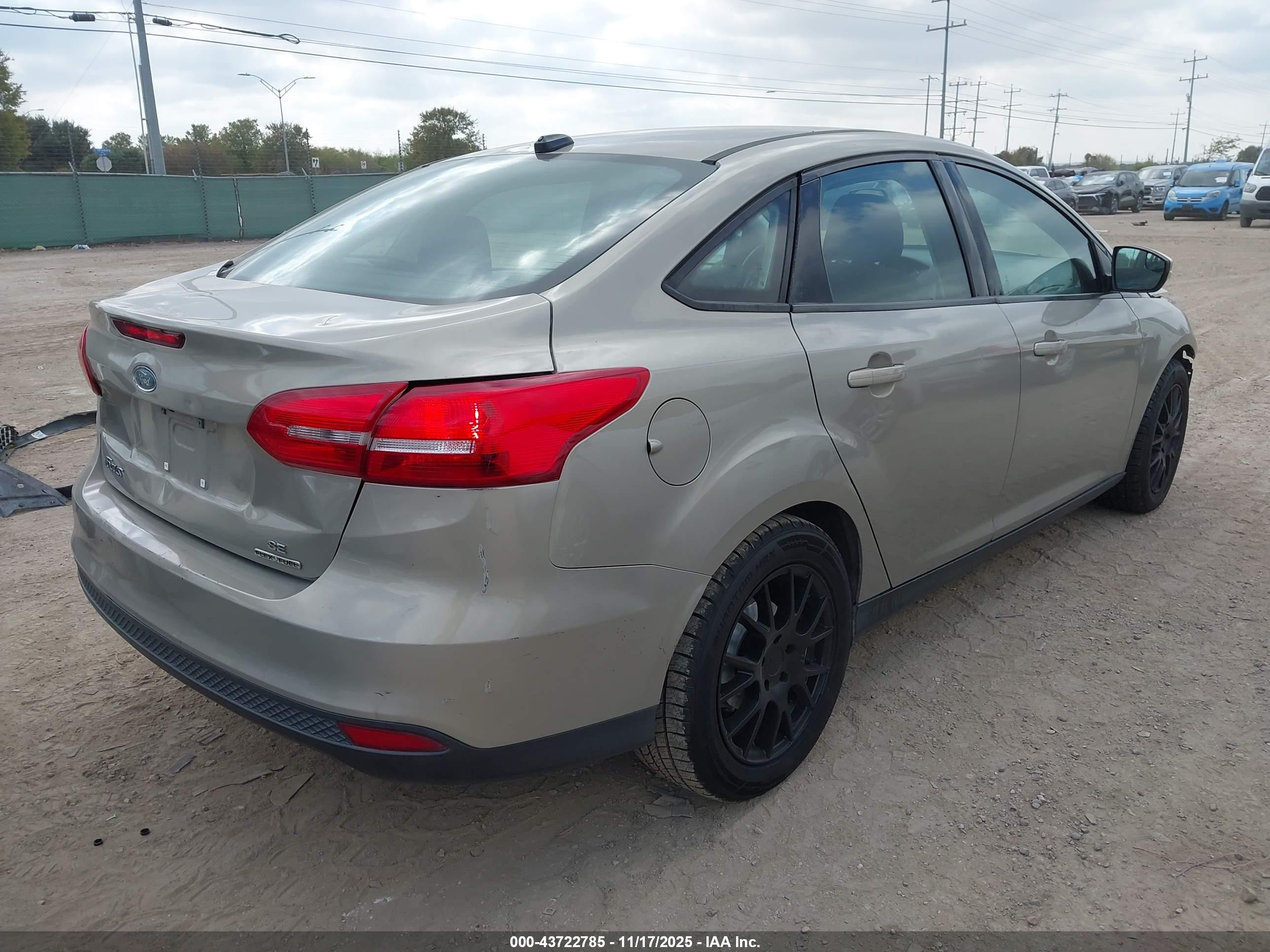 FORD FOCUS image 4