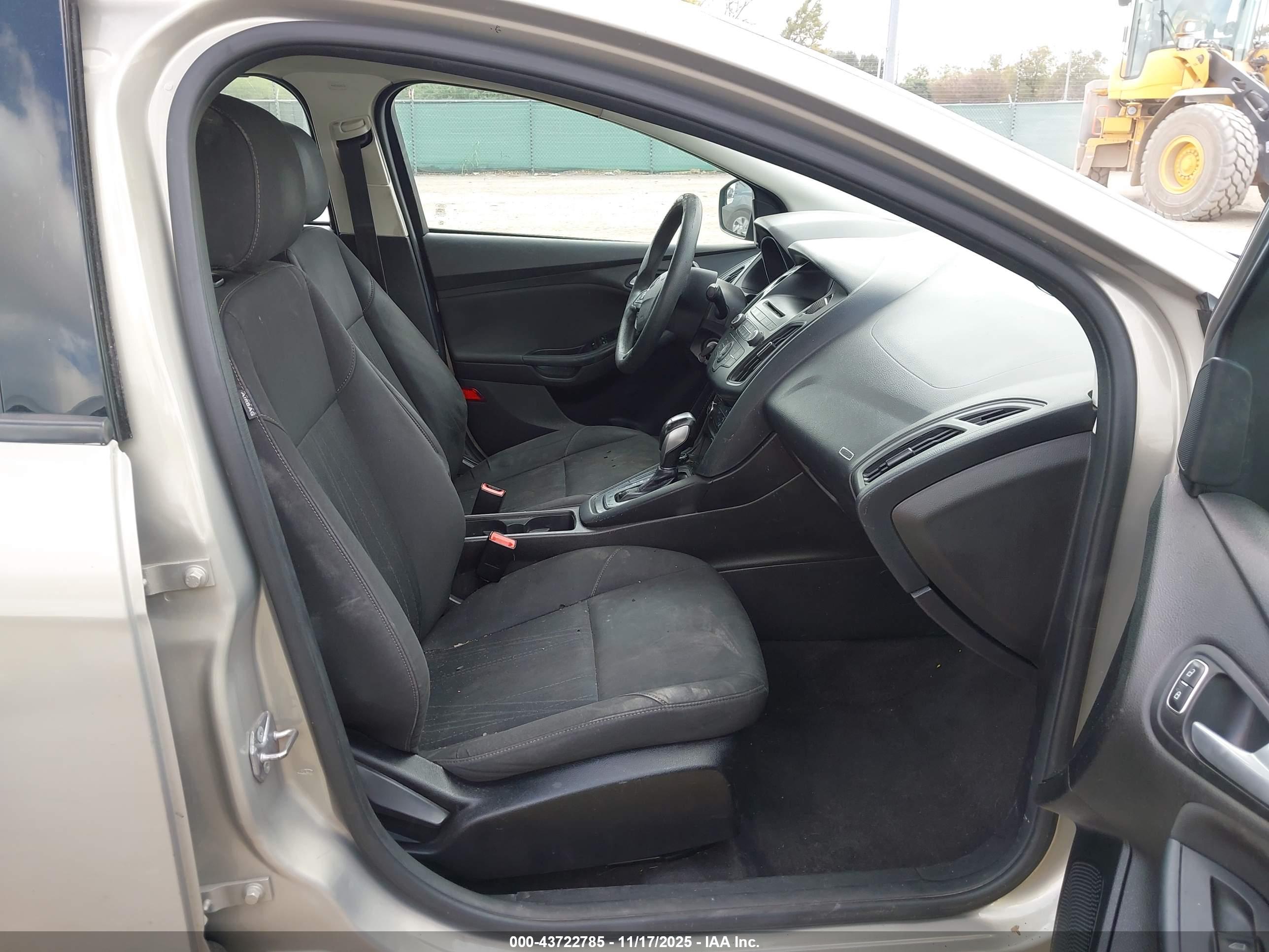 FORD FOCUS image 5