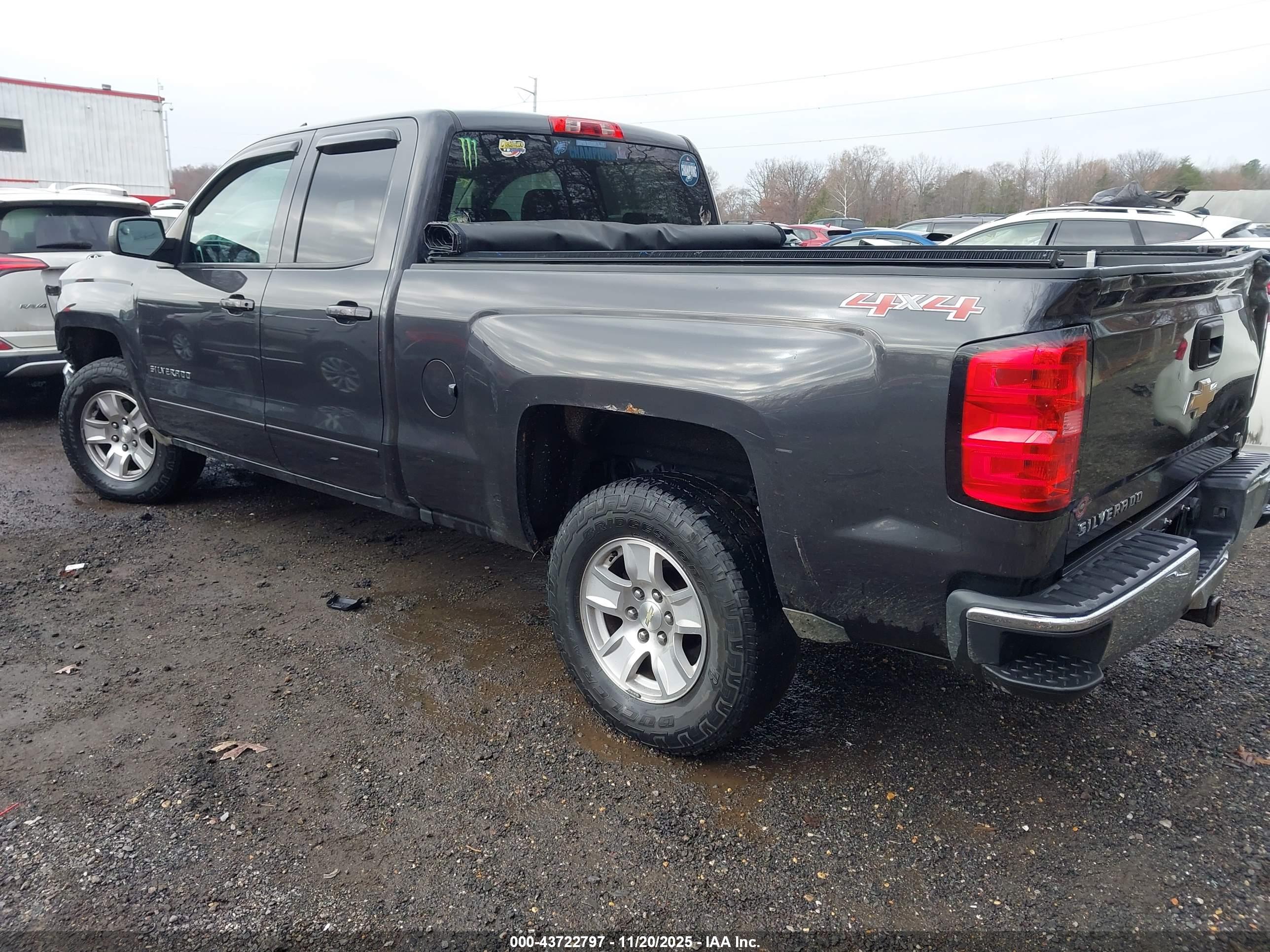 CHEVROLET SILVERADO image 3