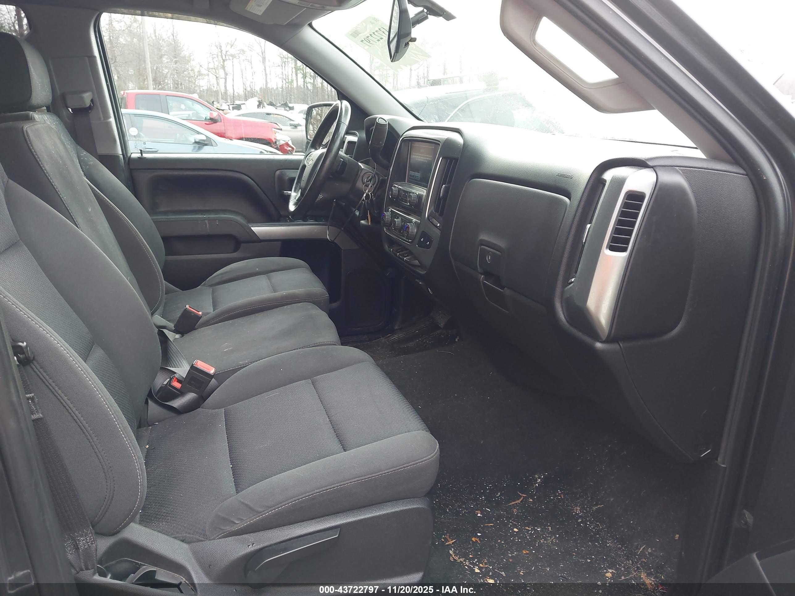 CHEVROLET SILVERADO image 5