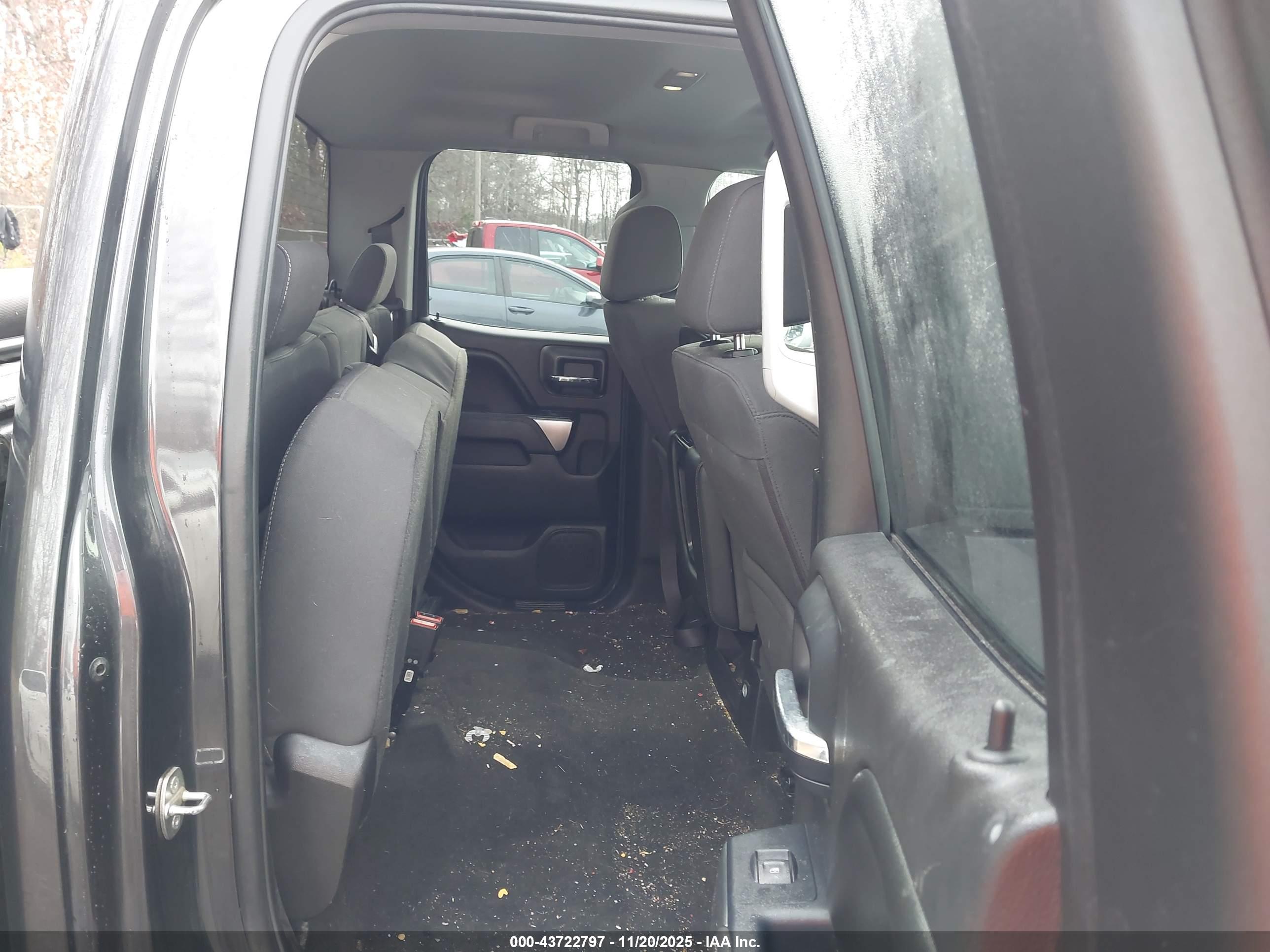 CHEVROLET SILVERADO image 8