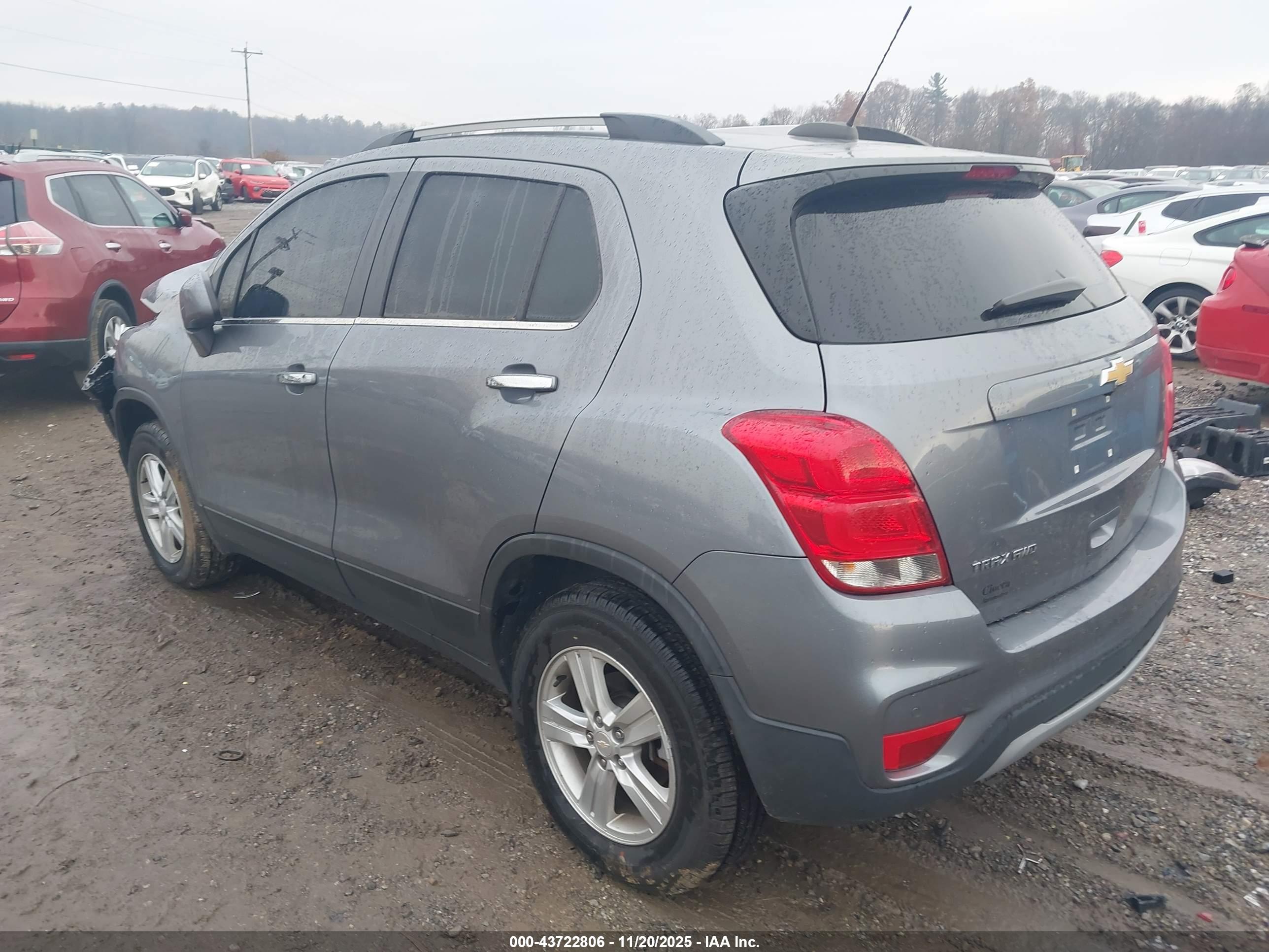 CHEVROLET TRAX image 3