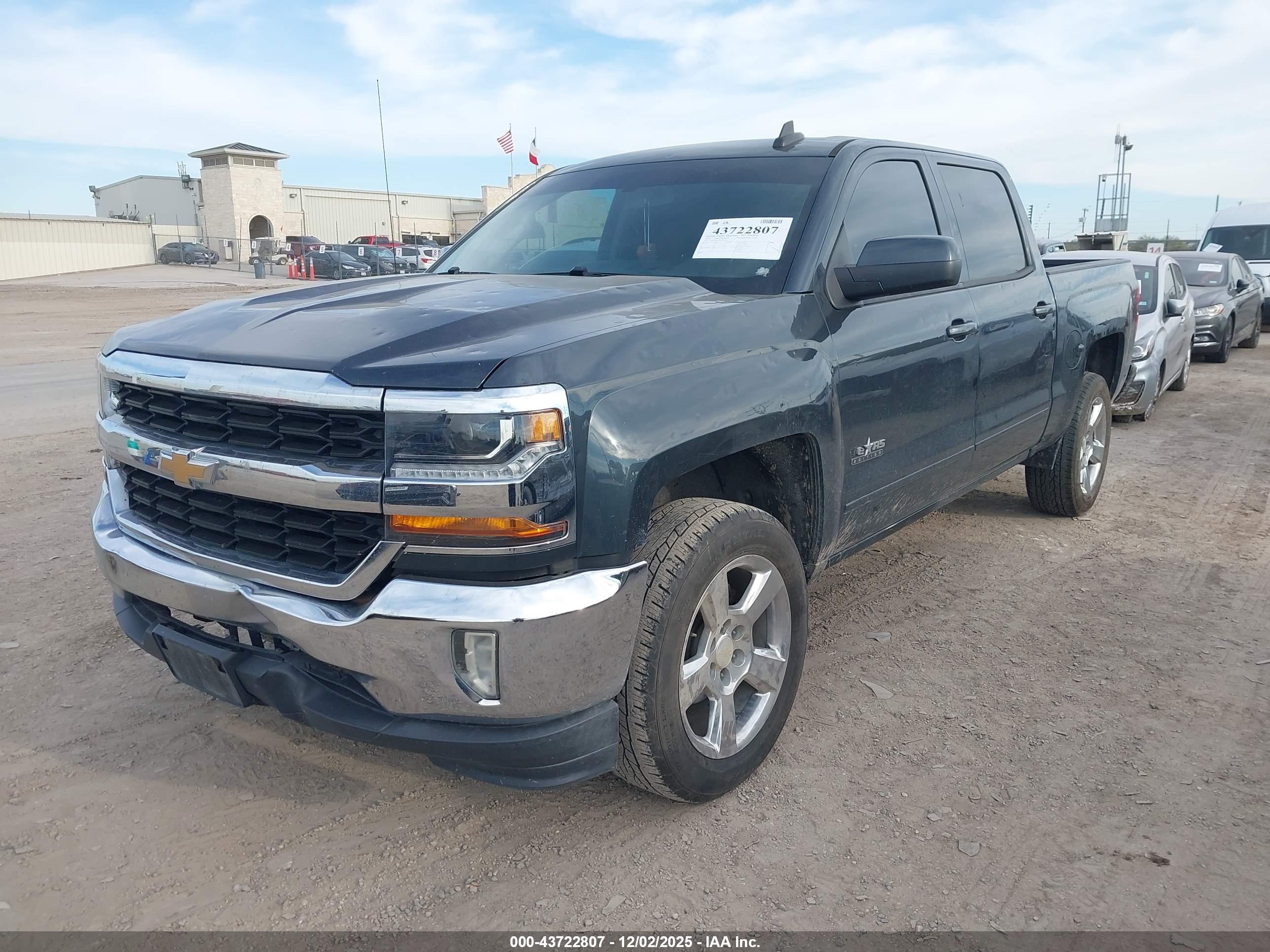 CHEVROLET SILVERADO image 2