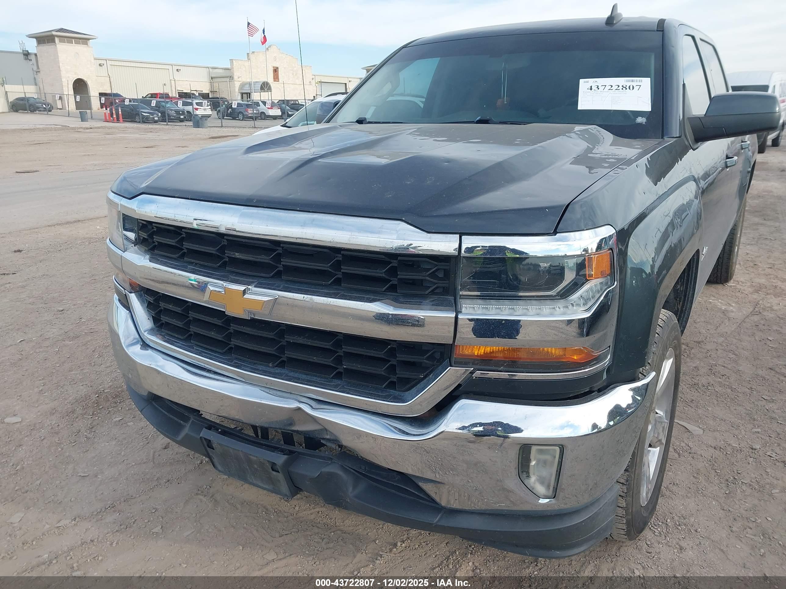 CHEVROLET SILVERADO image 6