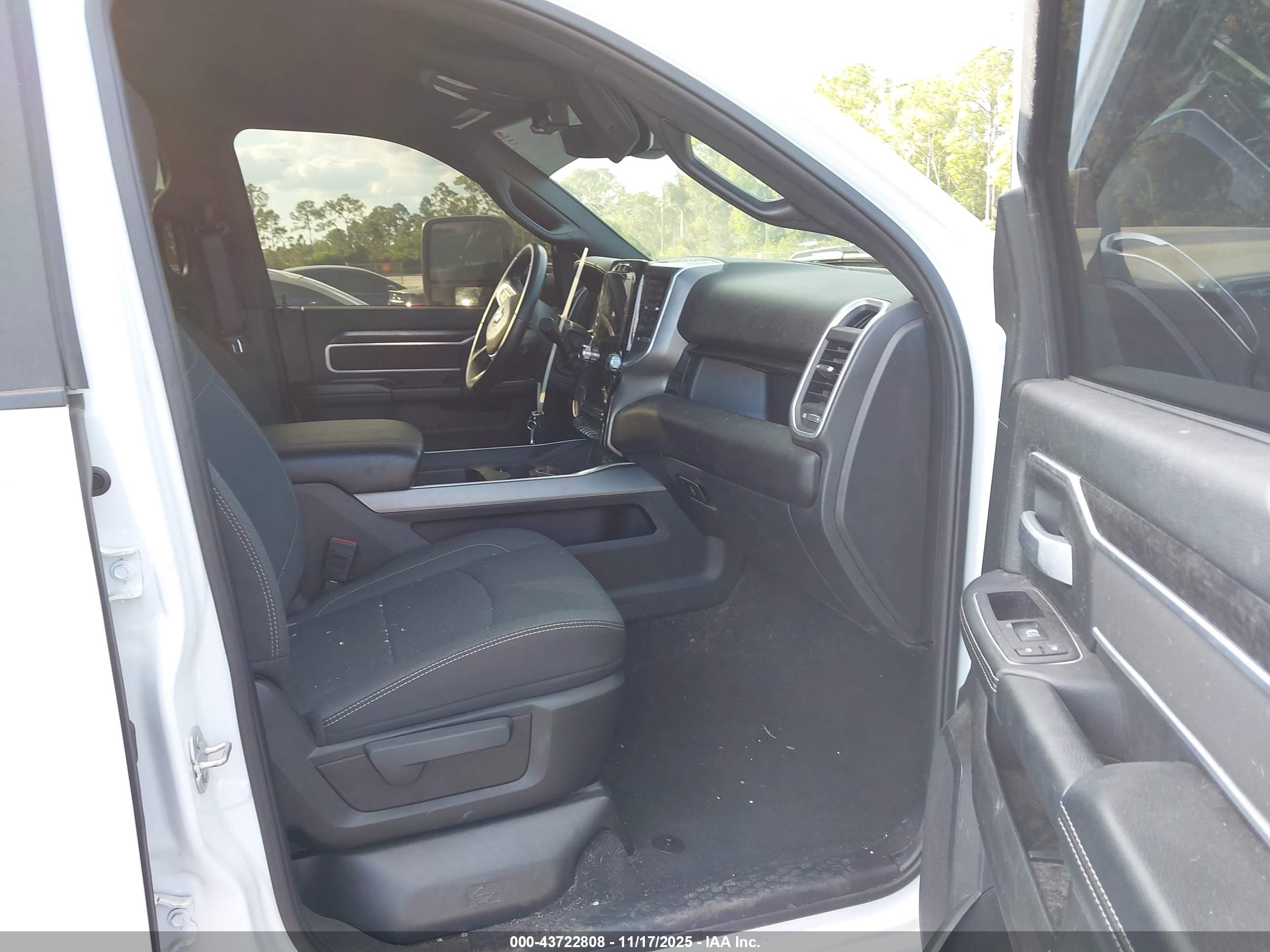 RAM 2500 image 5