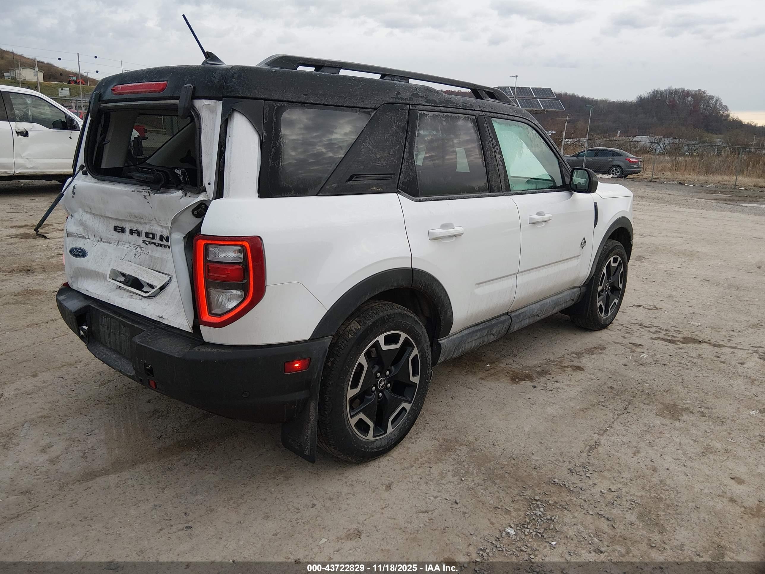 FORD BRONCO image 4