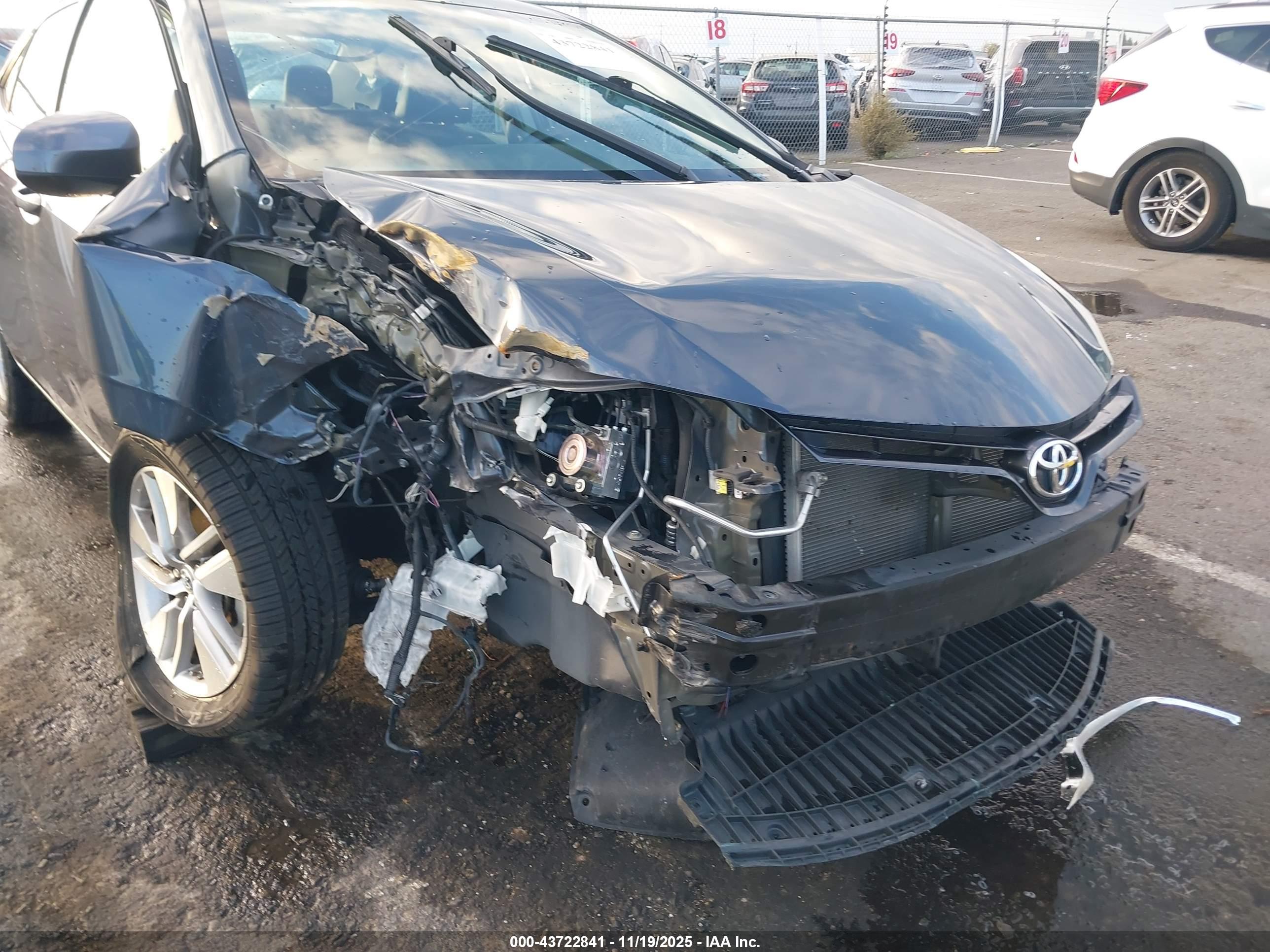 TOYOTA COROLLA image 6