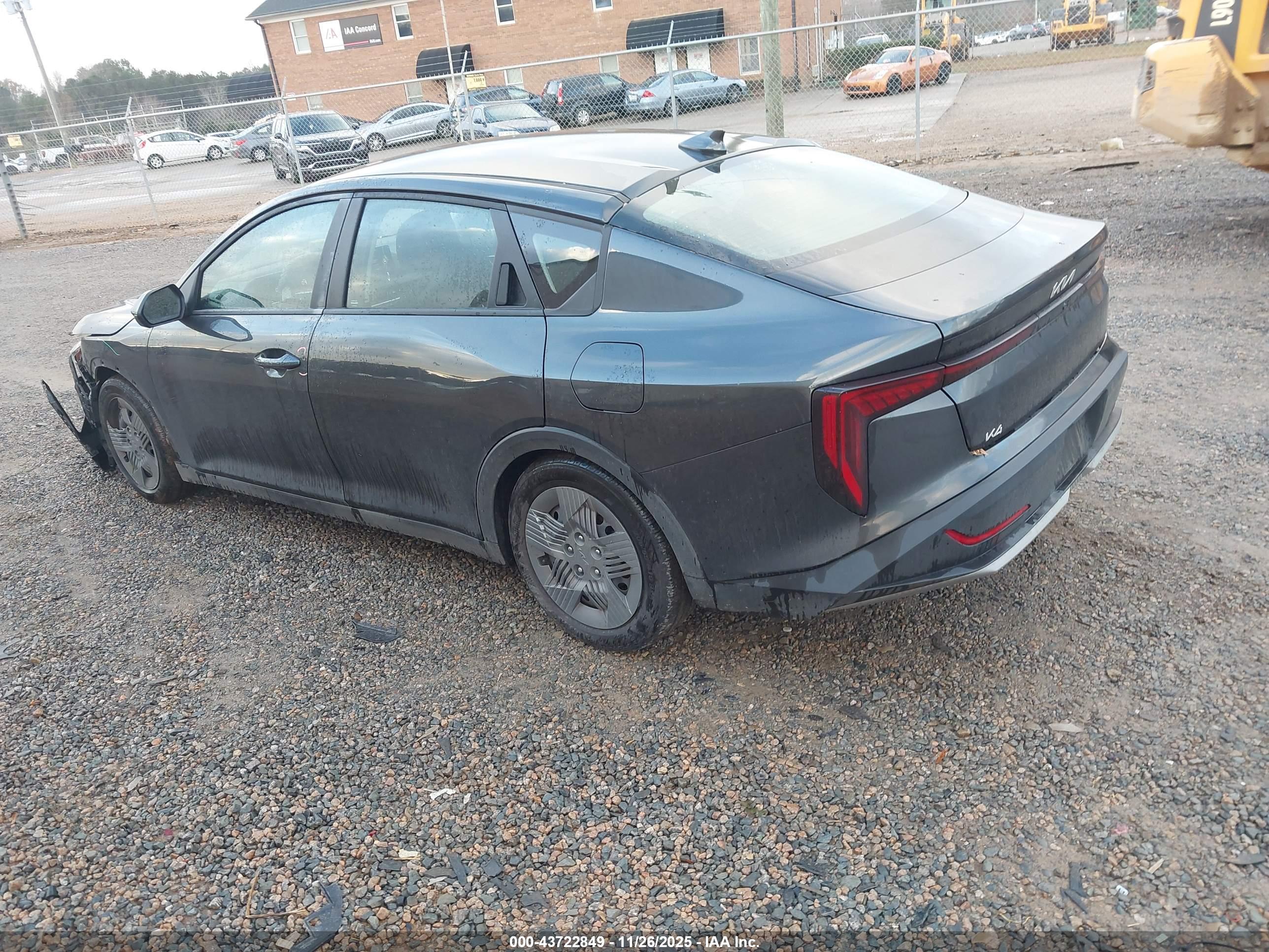 KIA K4 image 3