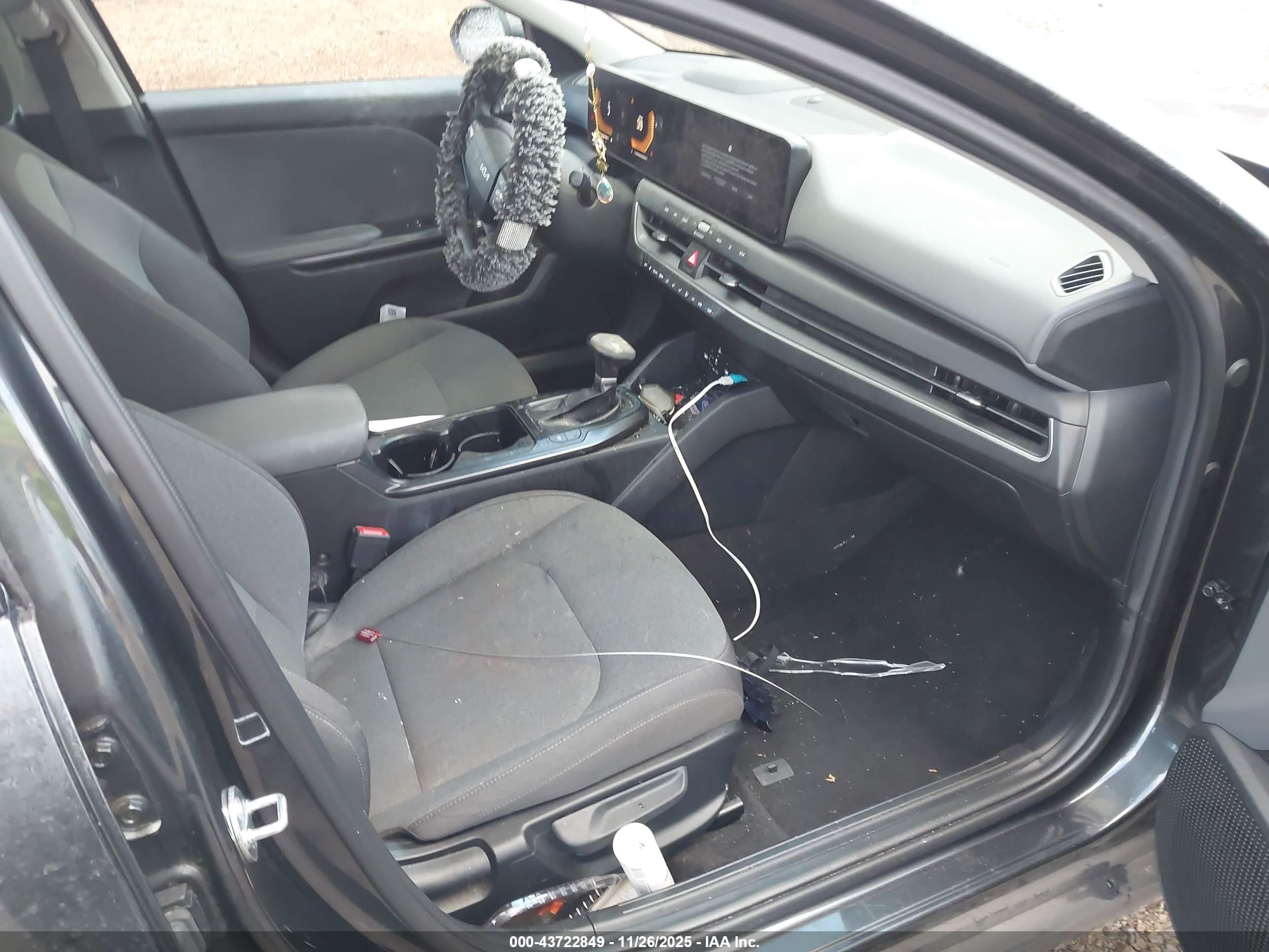 KIA K4 image 5