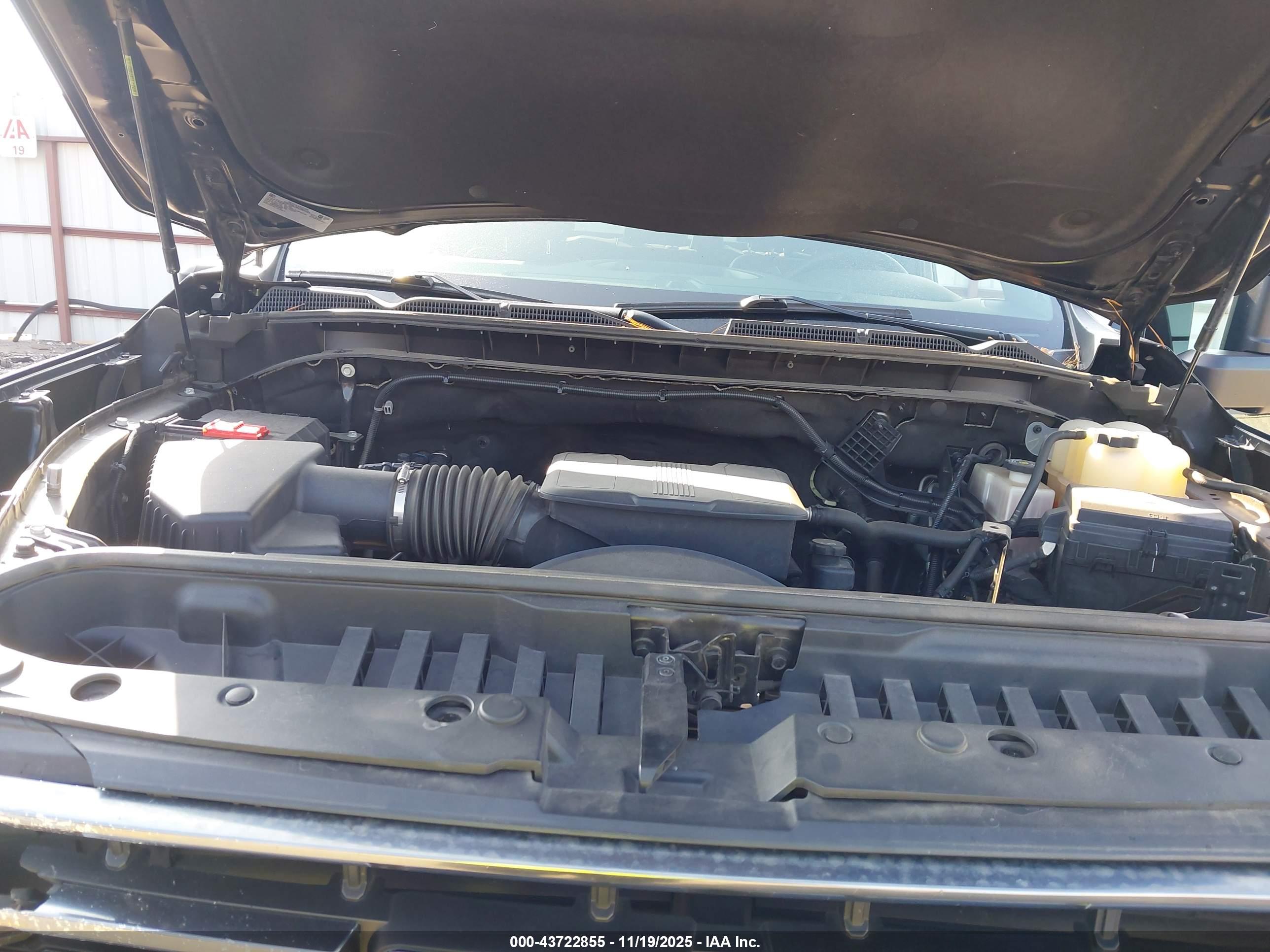GMC SIERRA image 10