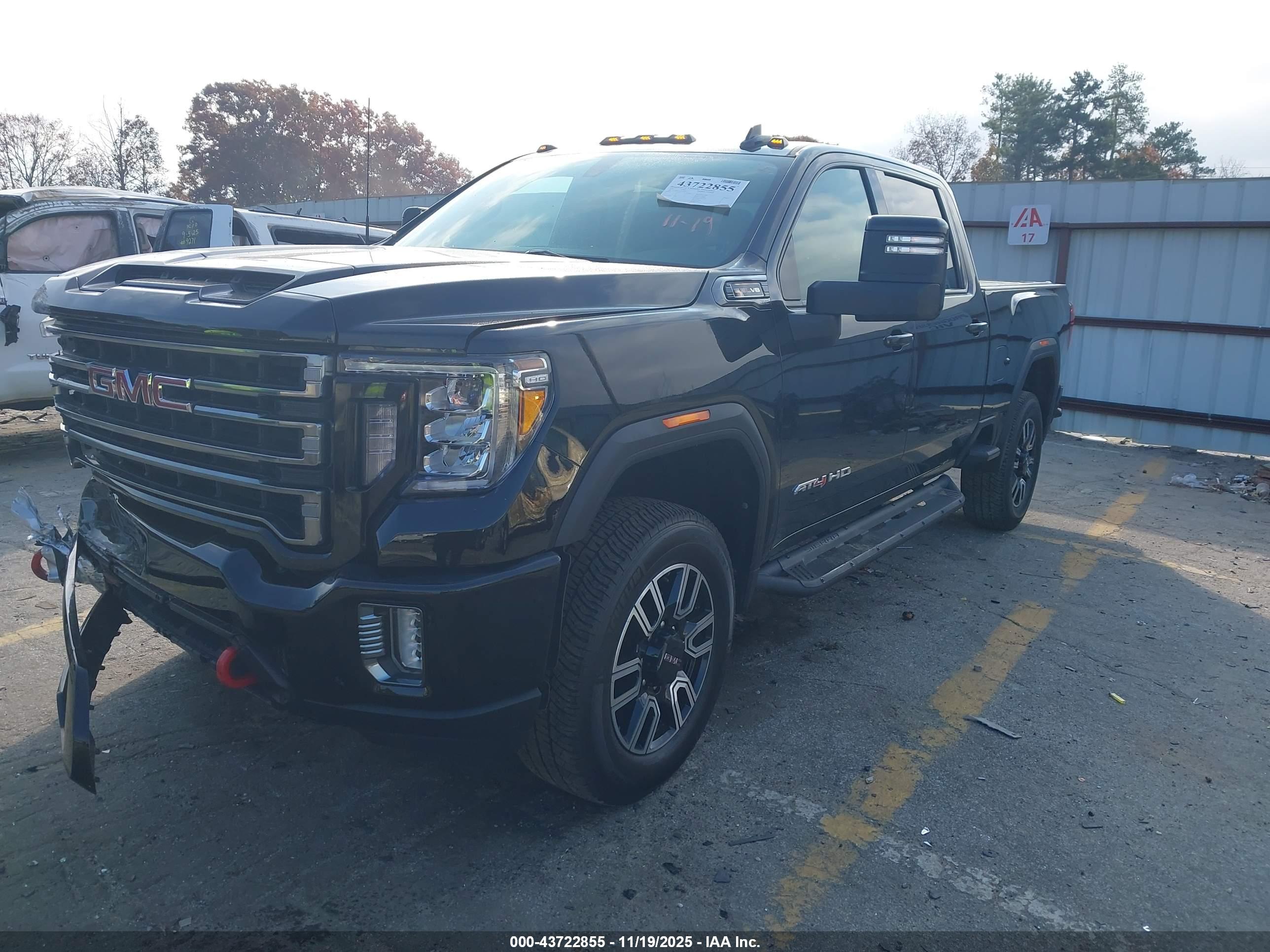 GMC SIERRA image 2