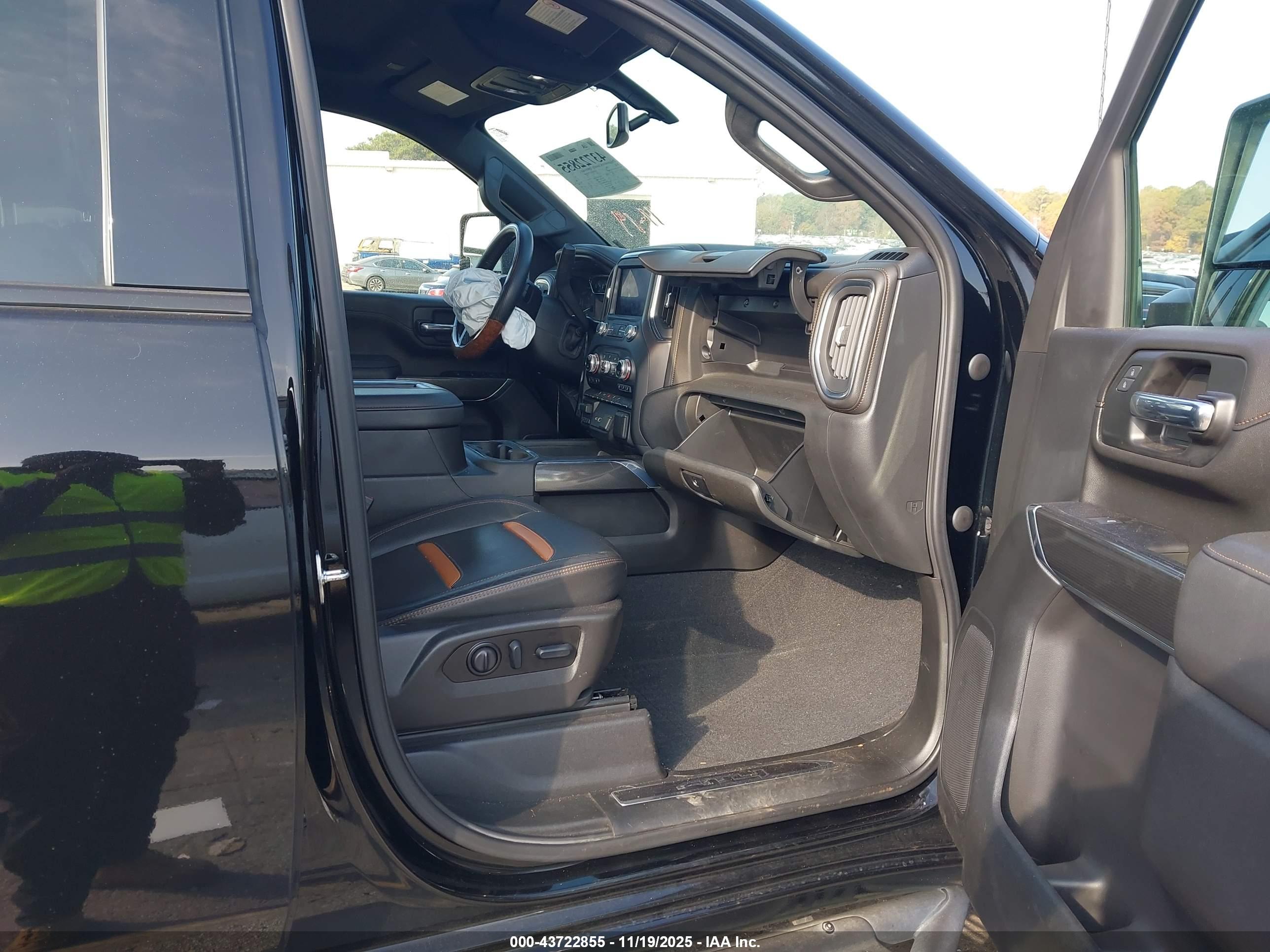 GMC SIERRA image 5