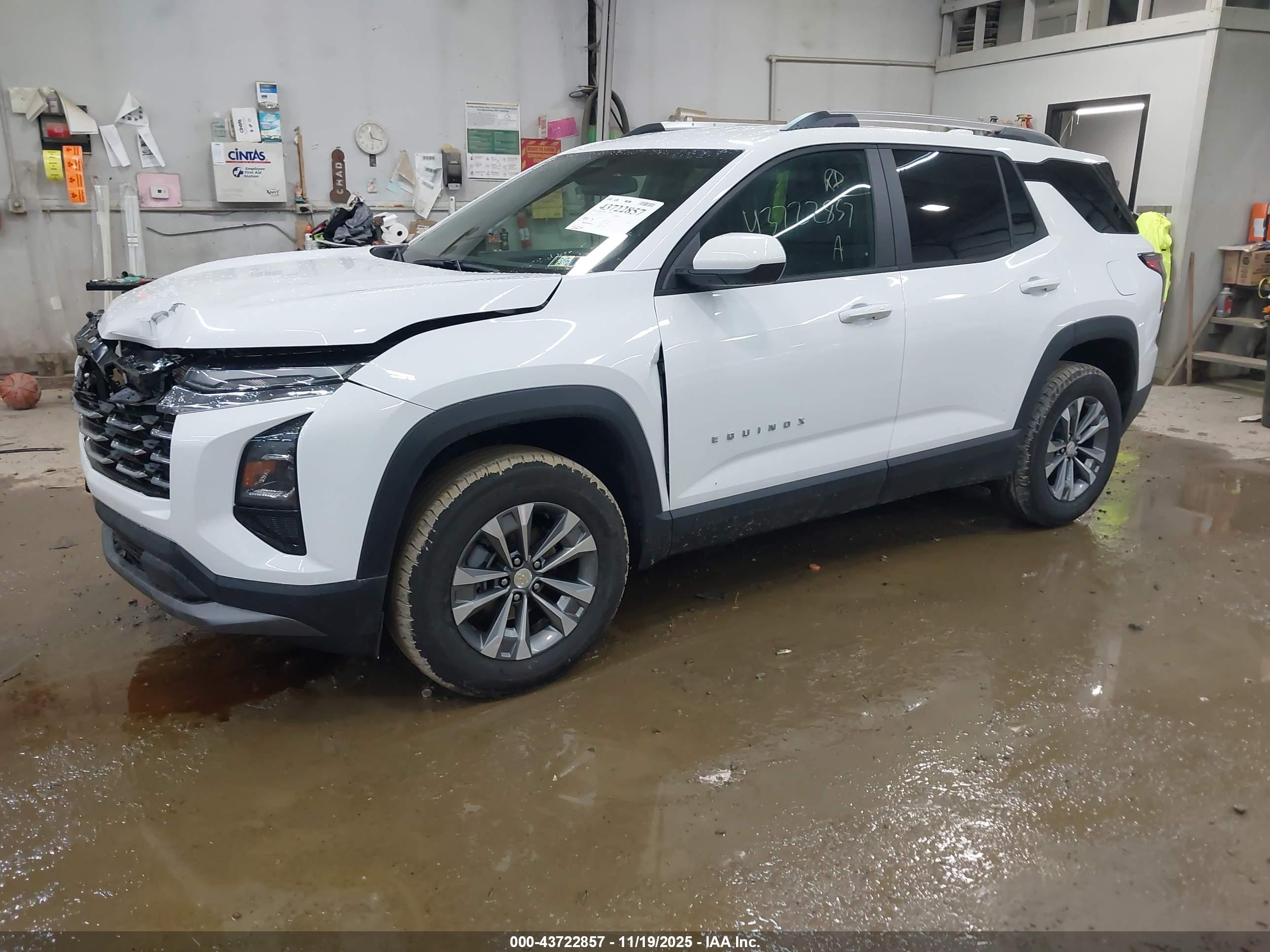 CHEVROLET EQUINOX image 2