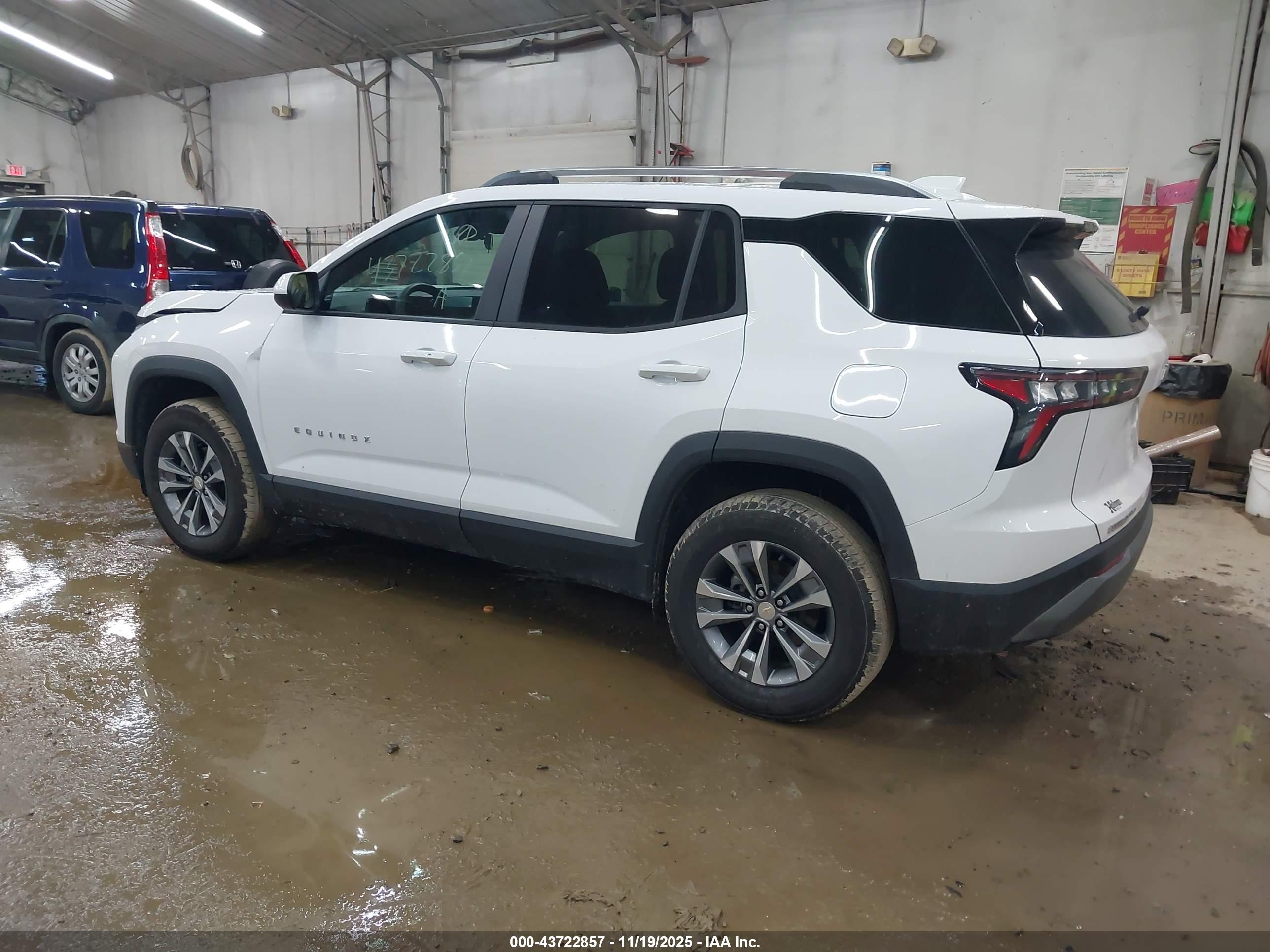 CHEVROLET EQUINOX image 3
