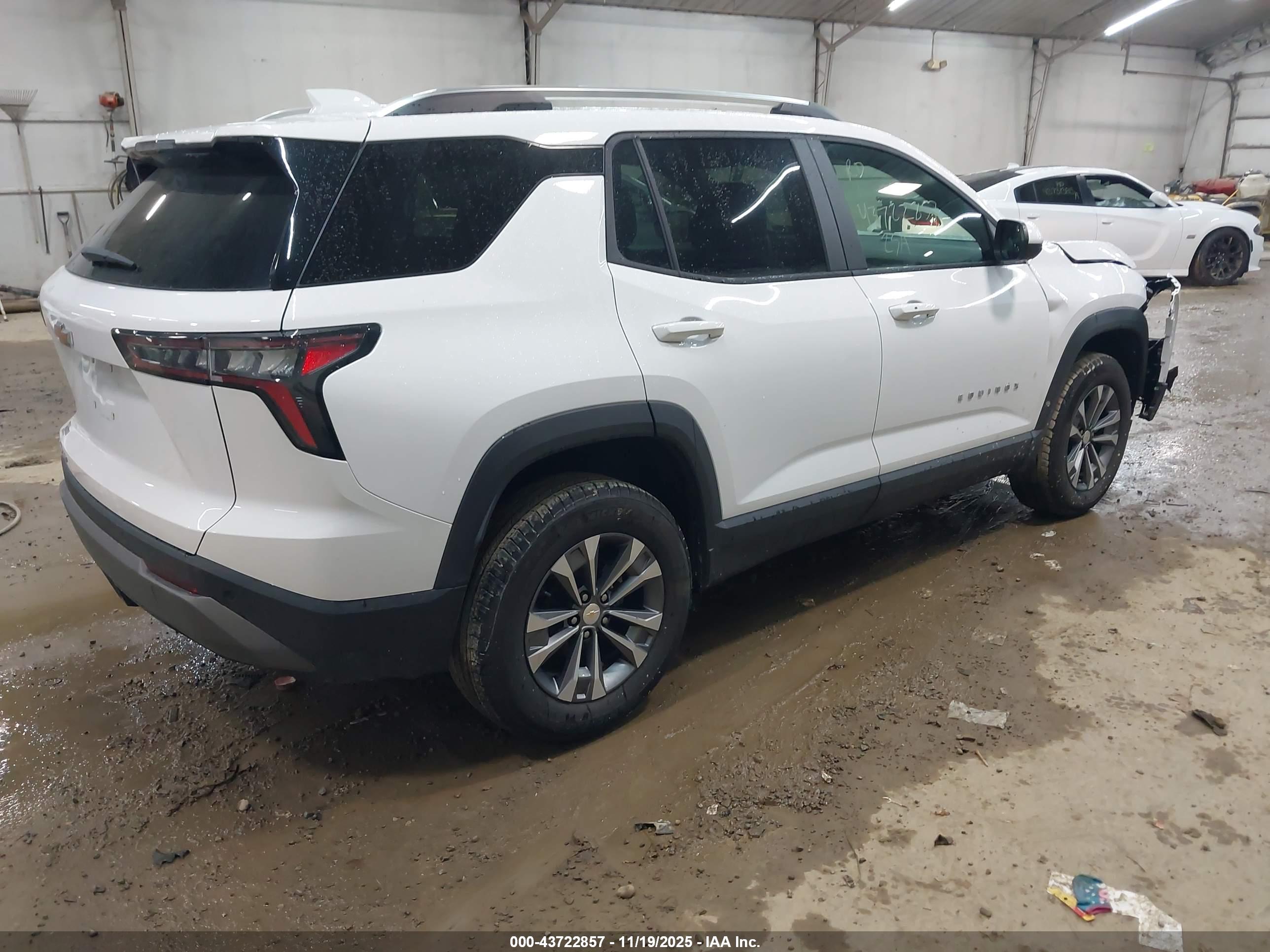 CHEVROLET EQUINOX image 4