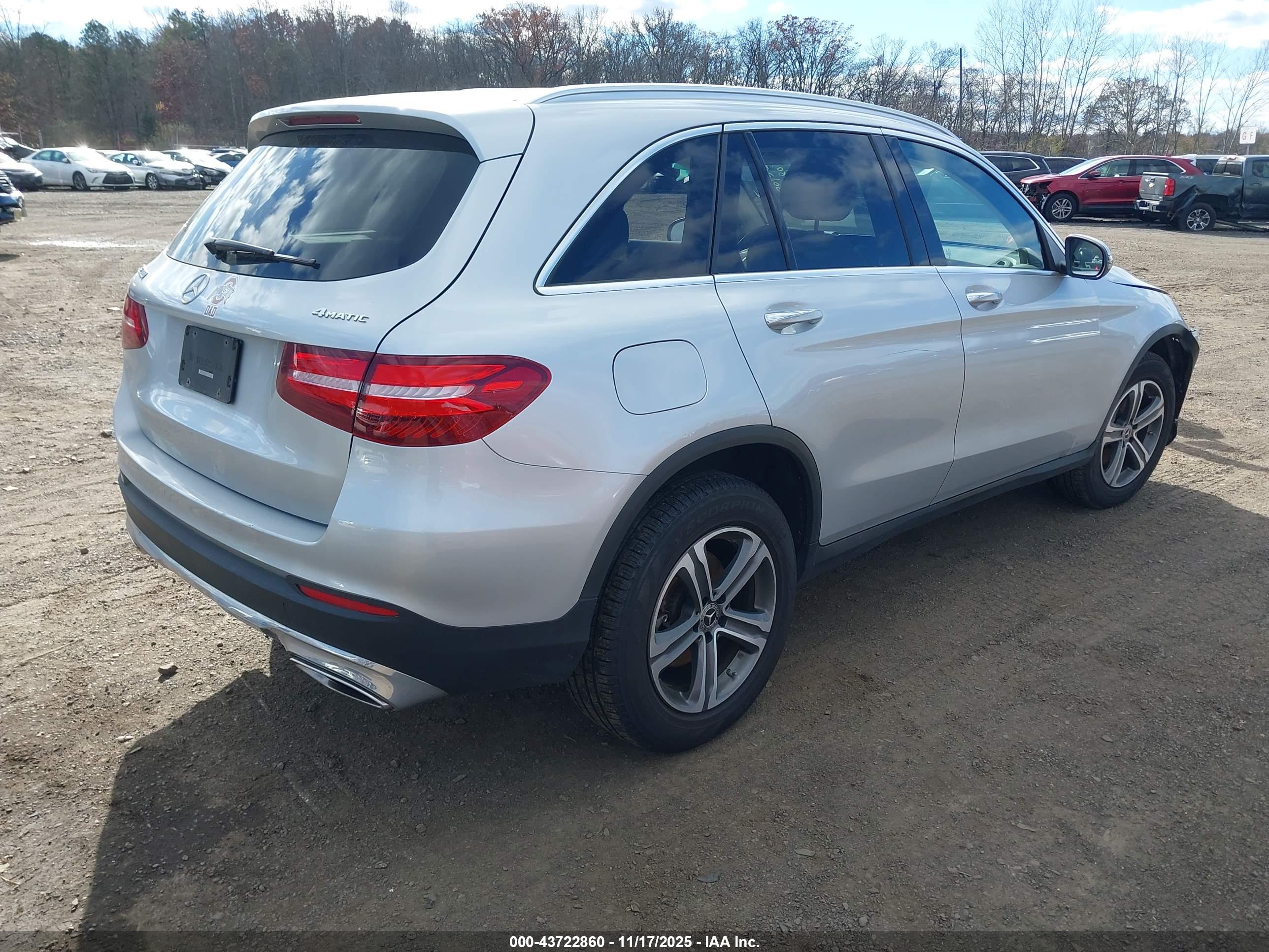 MERCEDES-BENZ GLC image 4
