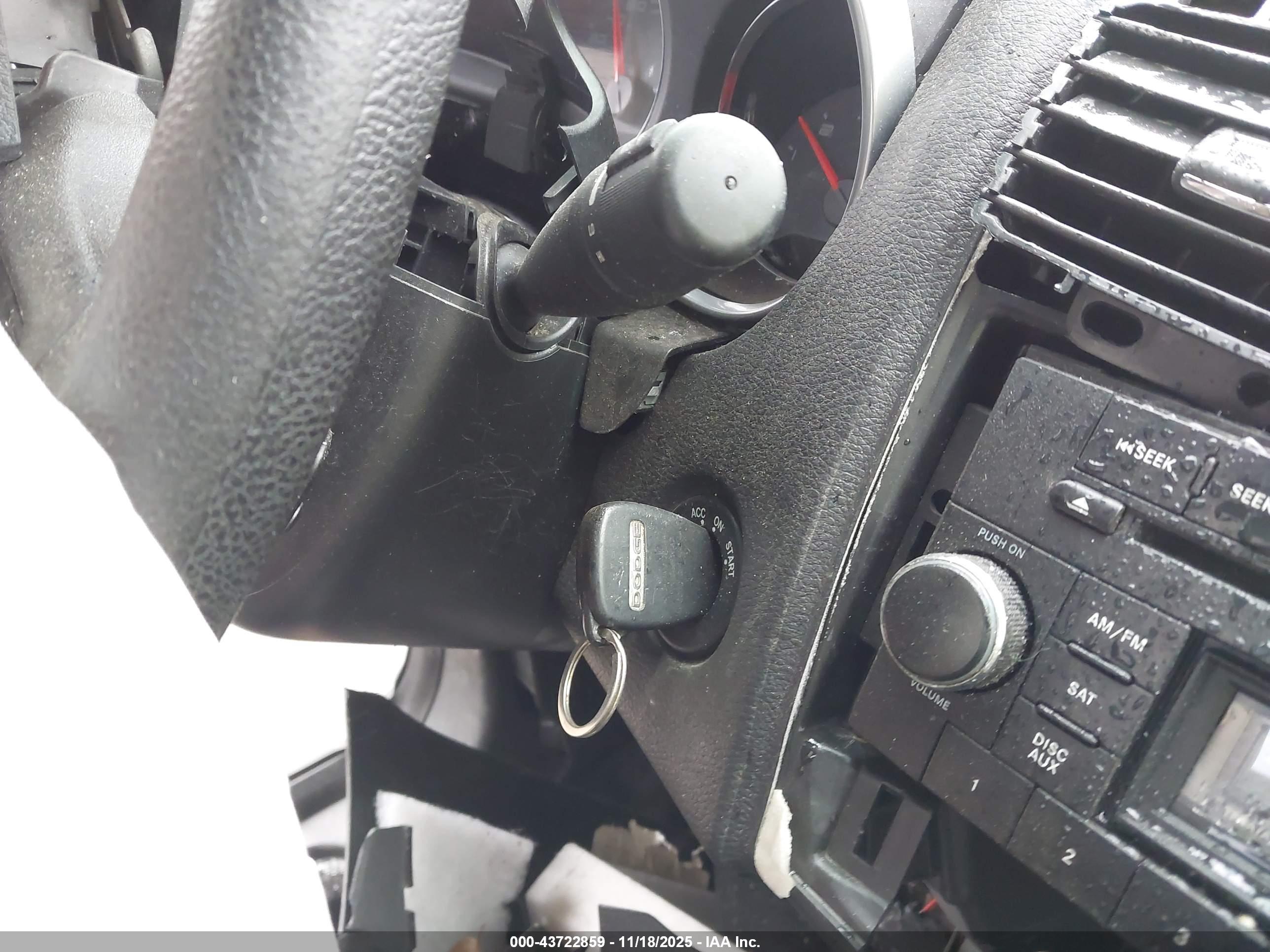 DODGE AVENGER image 11