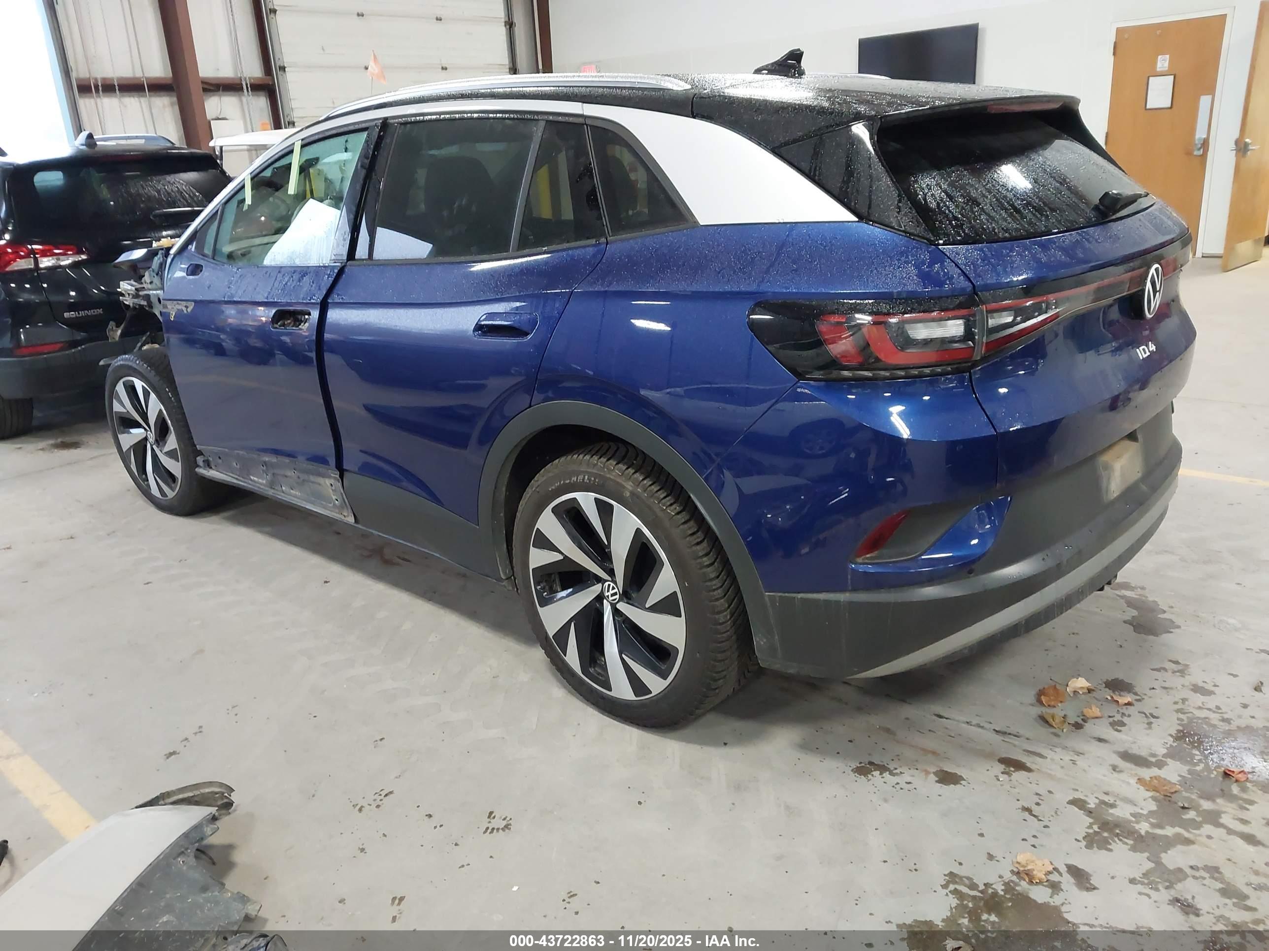 VOLKSWAGEN ID.4 image 3