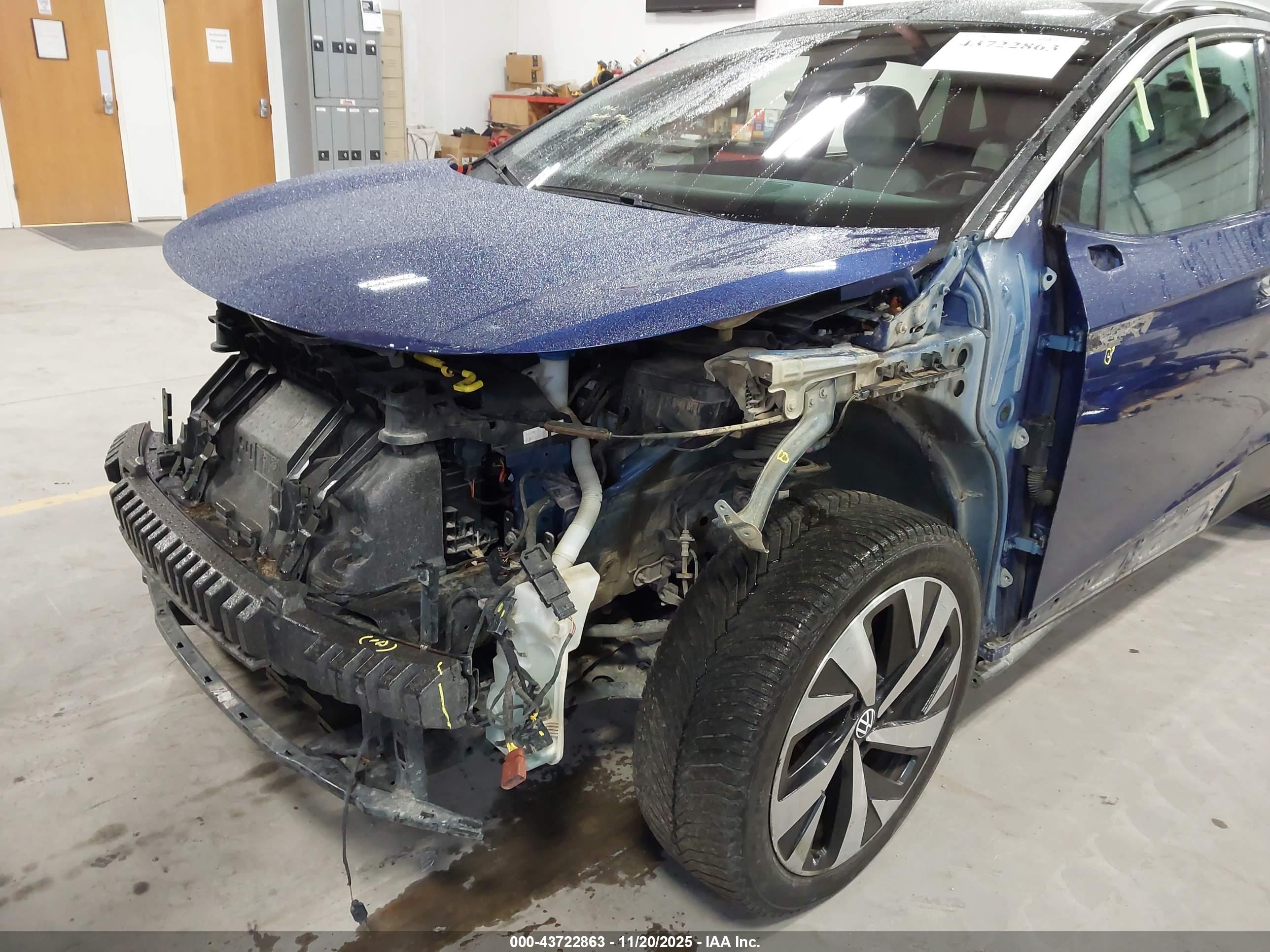 VOLKSWAGEN ID.4 image 6
