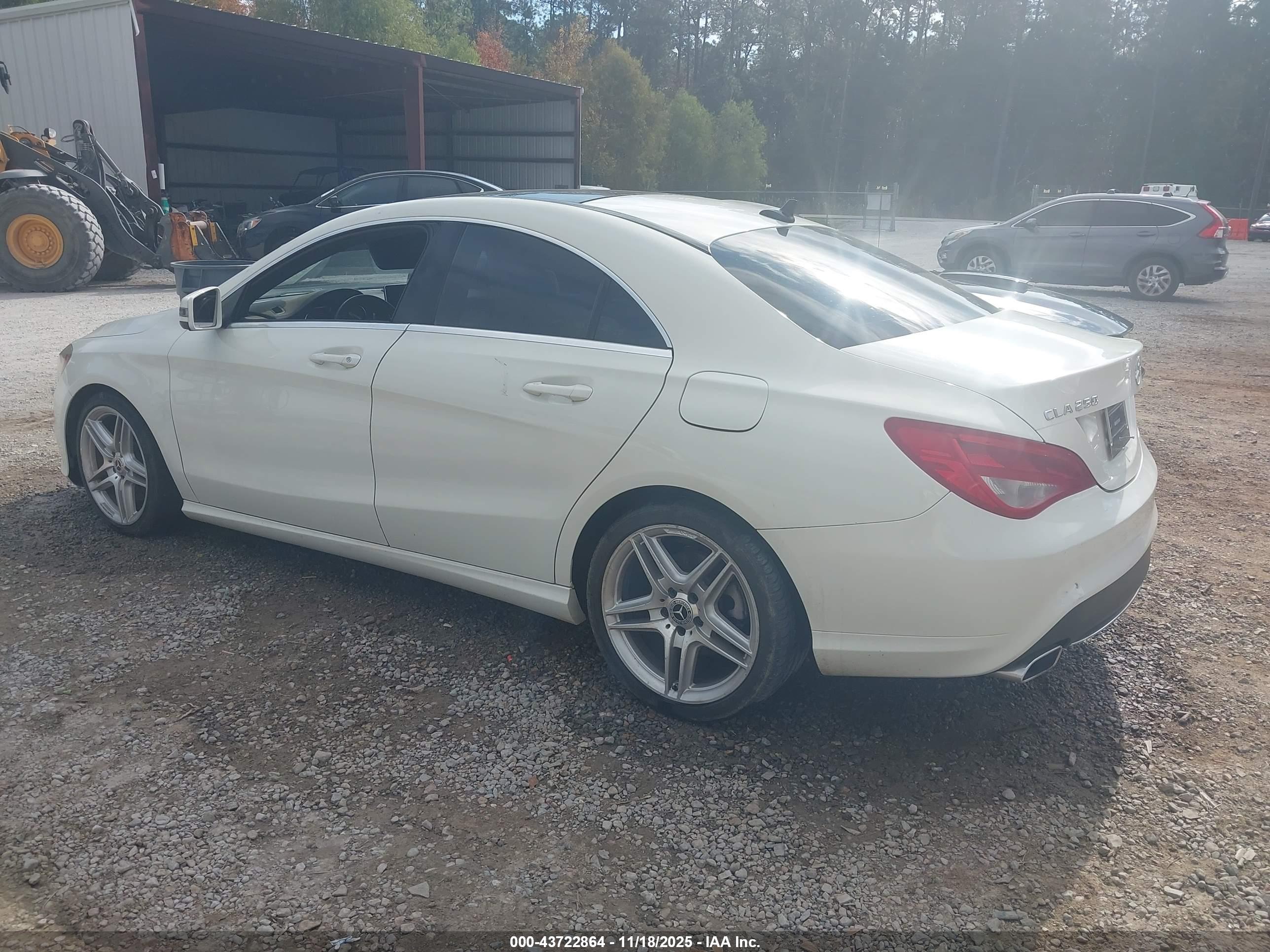 MERCEDES-BENZ CLA image 3