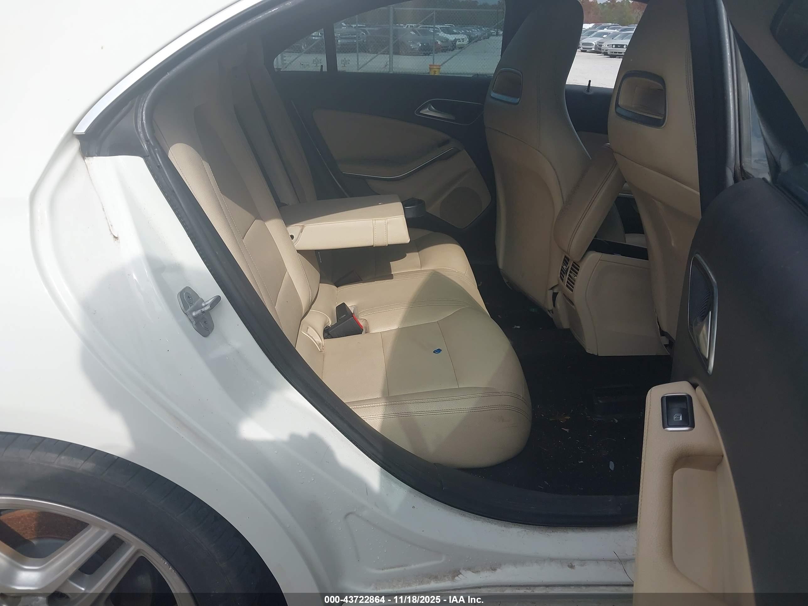 MERCEDES-BENZ CLA image 8