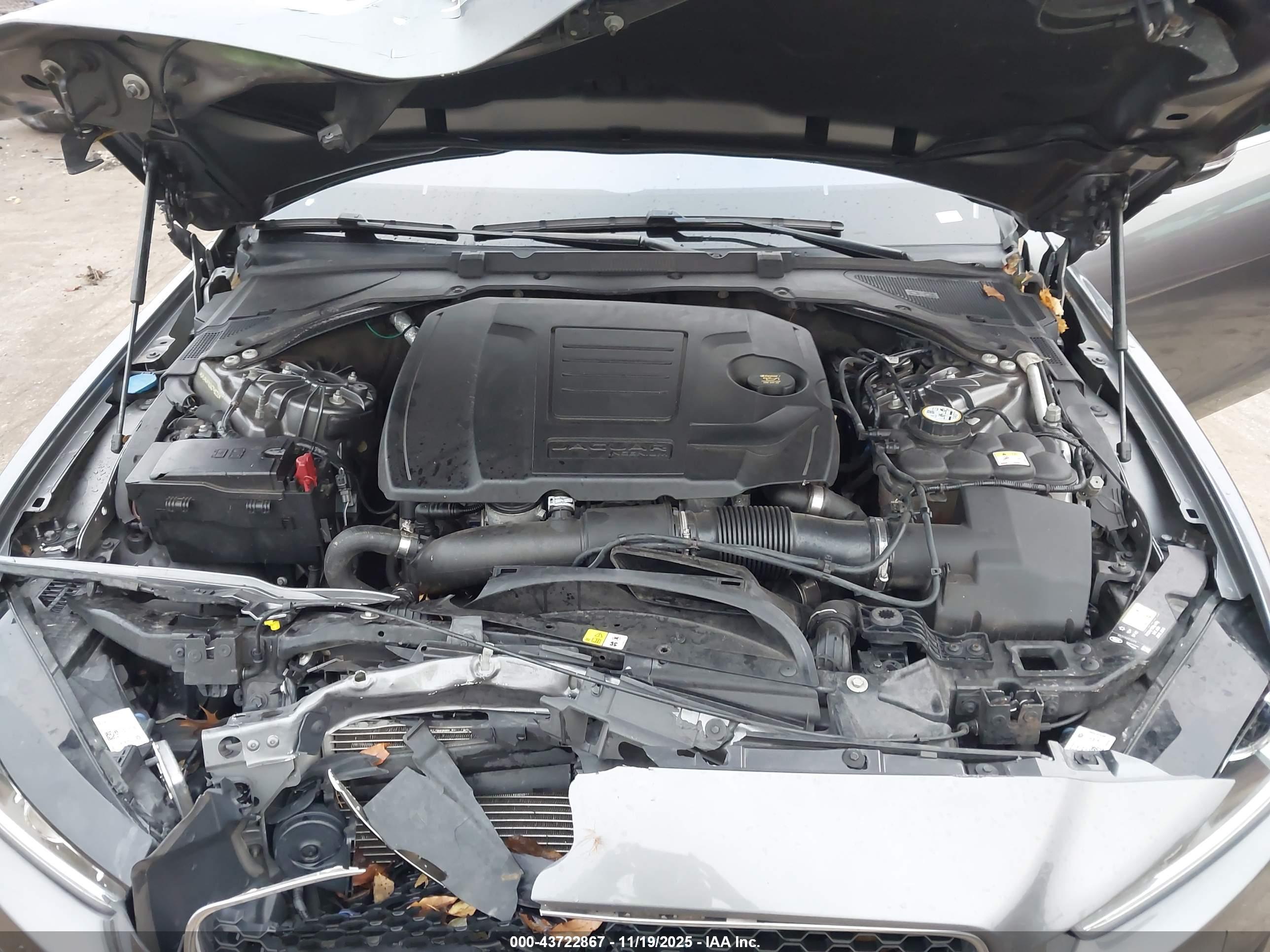 JAGUAR XE image 10