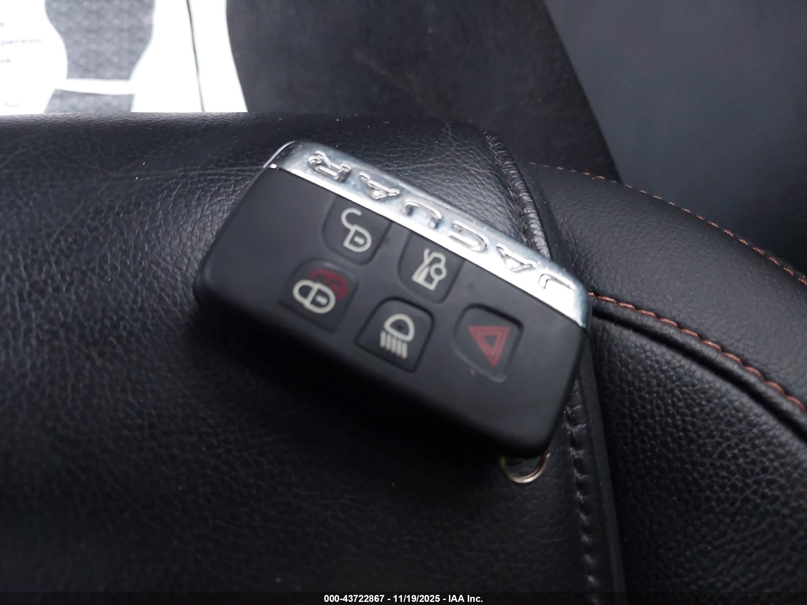 JAGUAR XE image 11