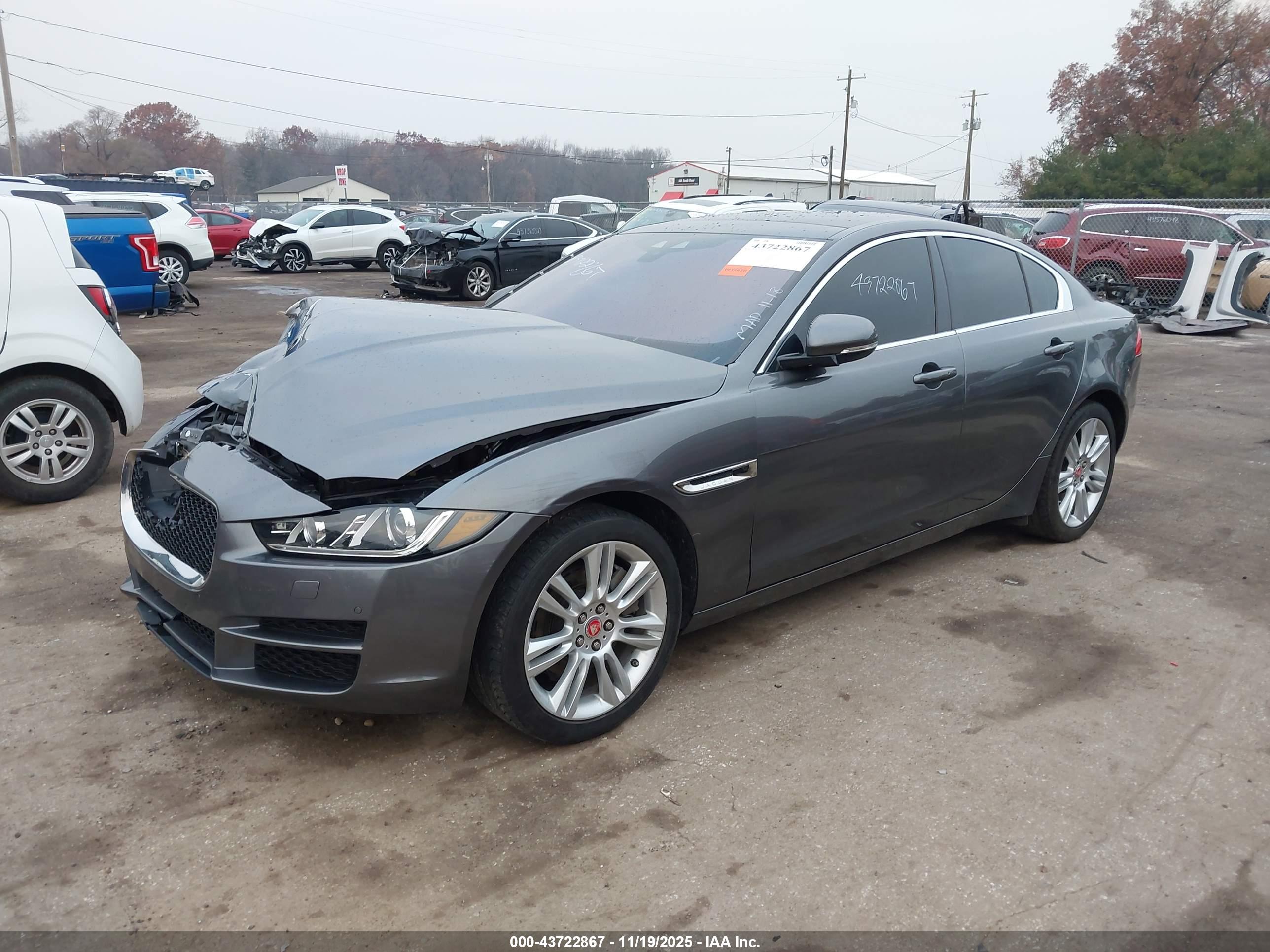 JAGUAR XE image 2
