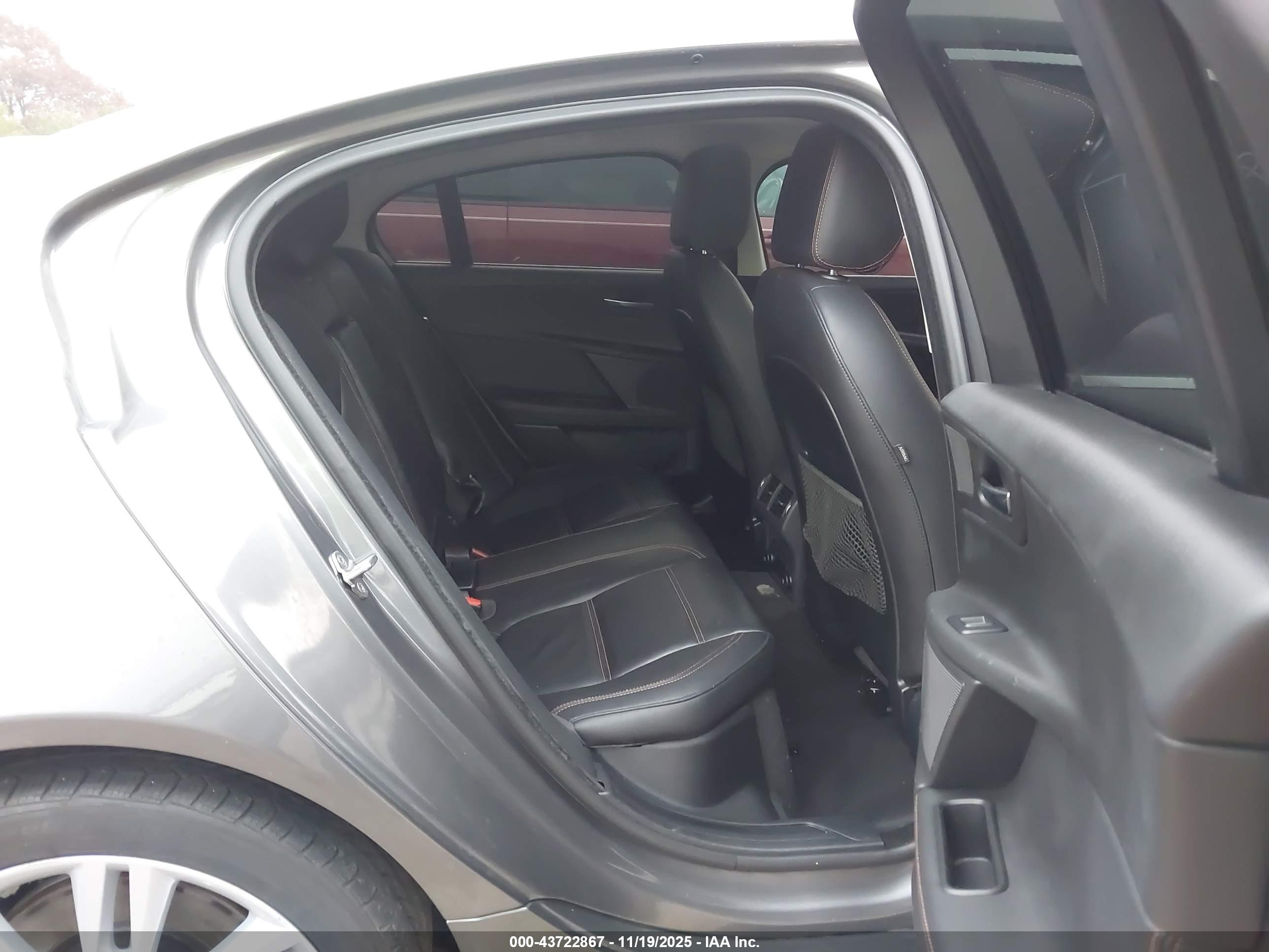 JAGUAR XE image 8
