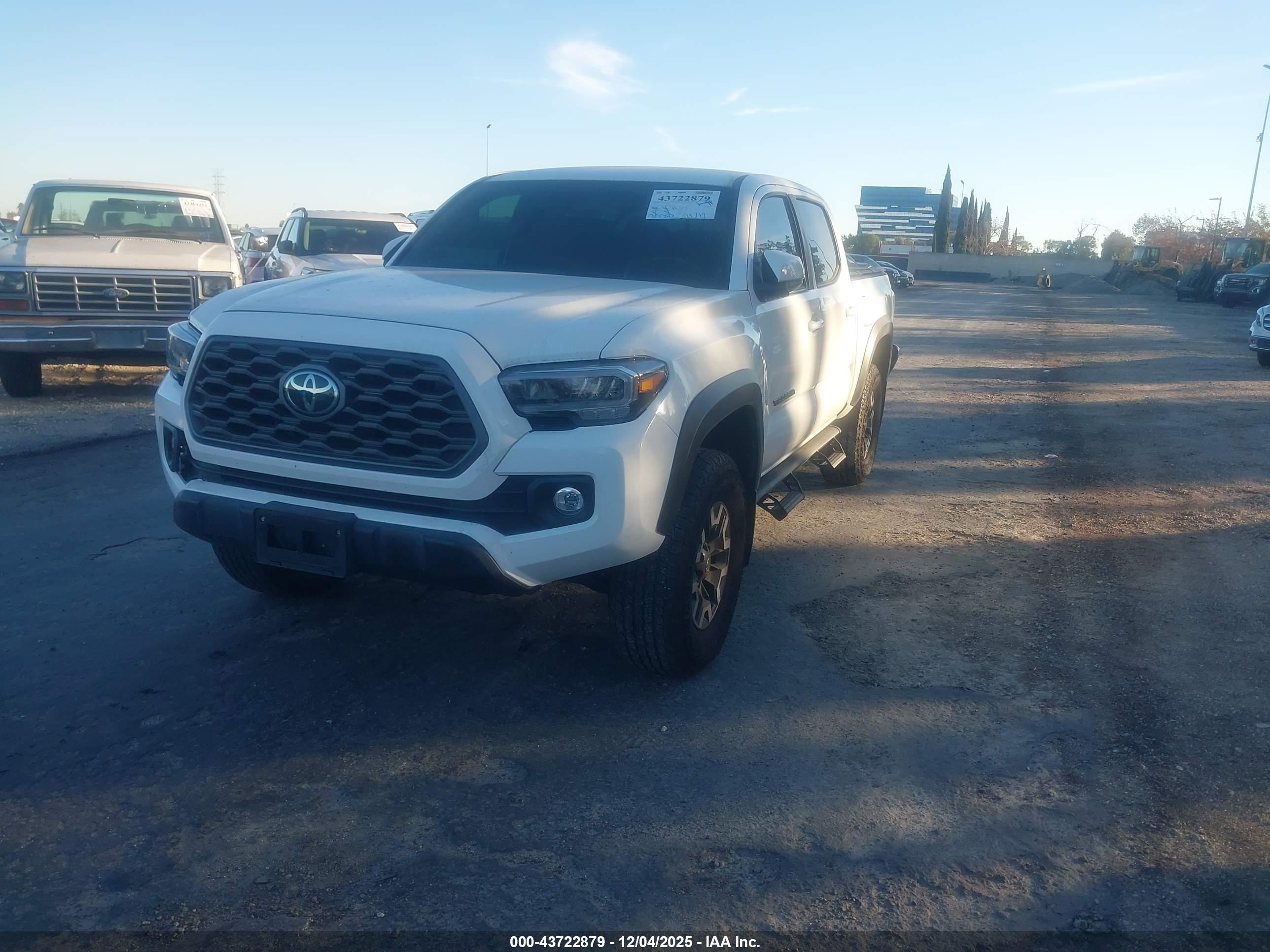 TOYOTA TACOMA image 2