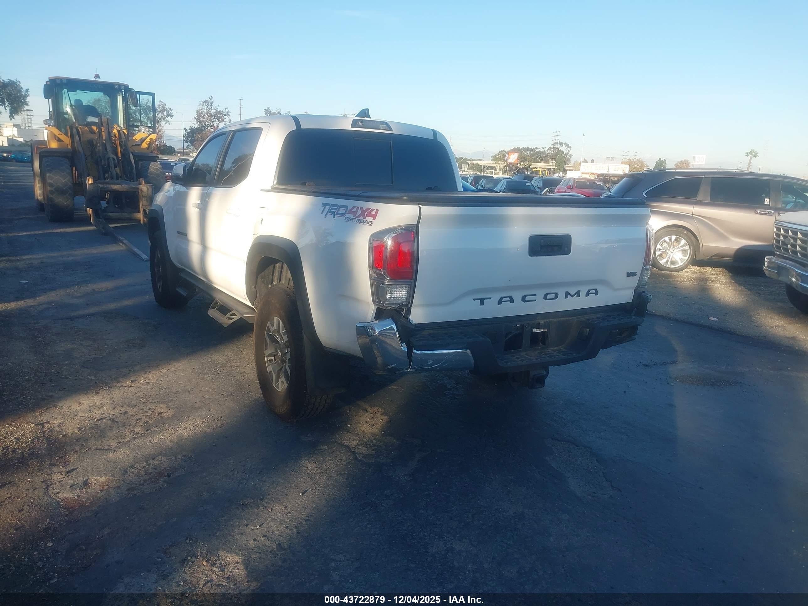 TOYOTA TACOMA image 3