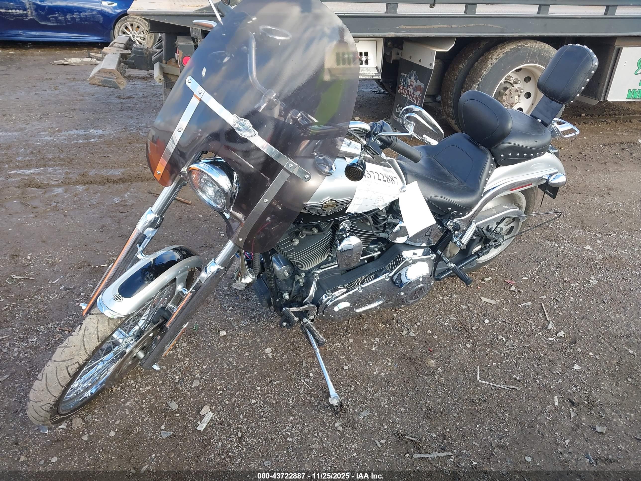 HARLEY-DAVIDSON FXSTDI image 2