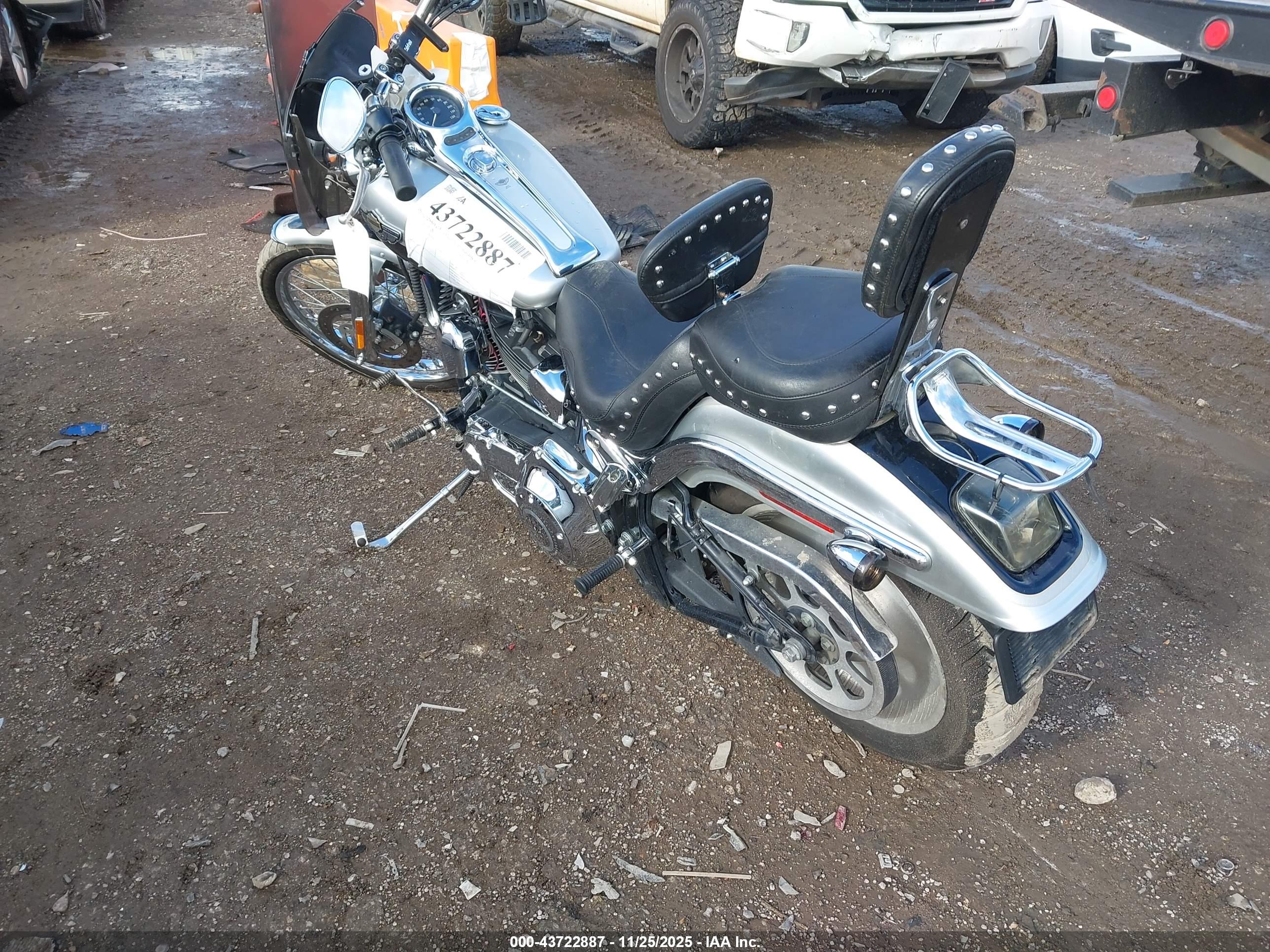 HARLEY-DAVIDSON FXSTDI image 3