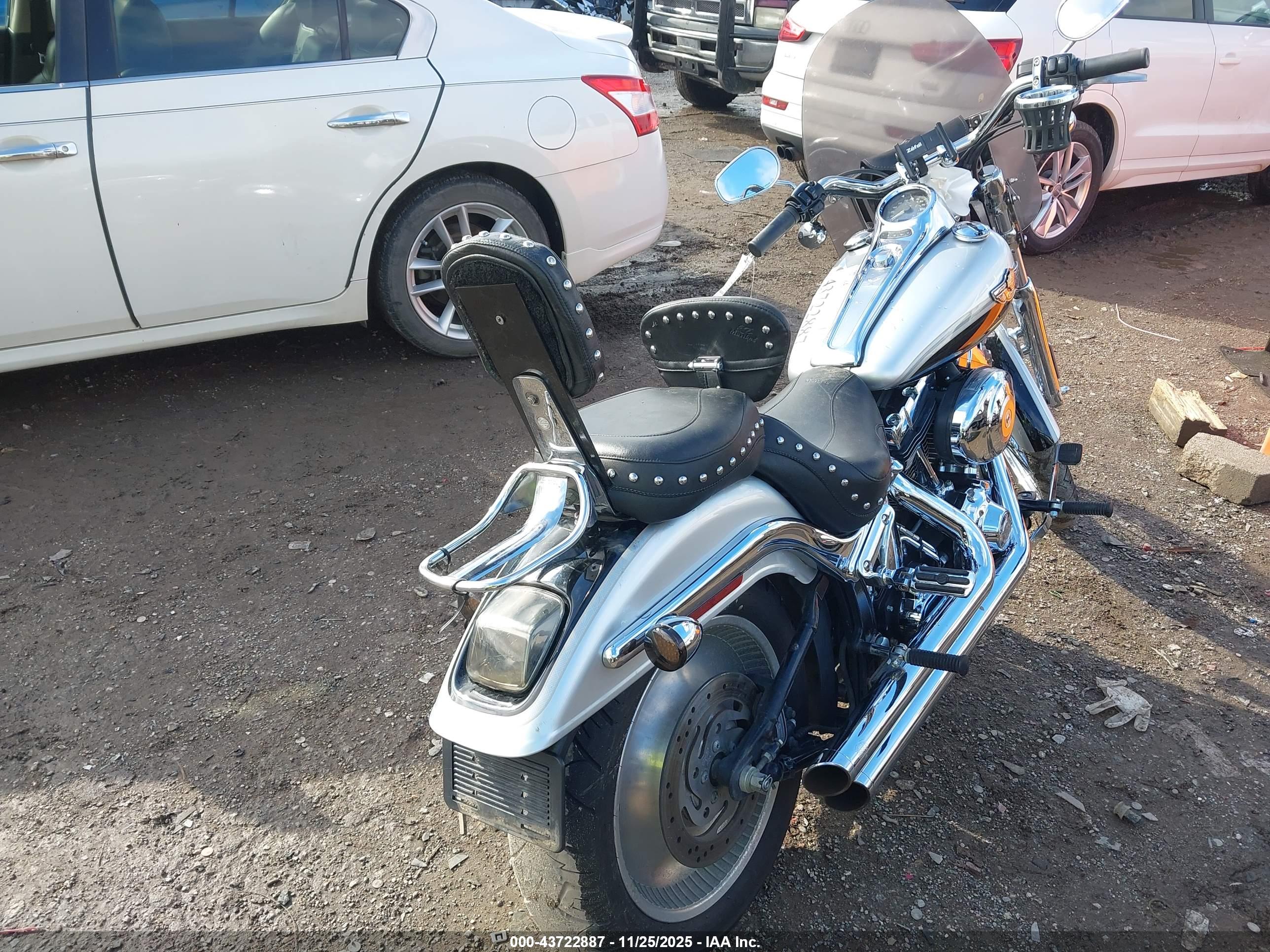 HARLEY-DAVIDSON FXSTDI image 4