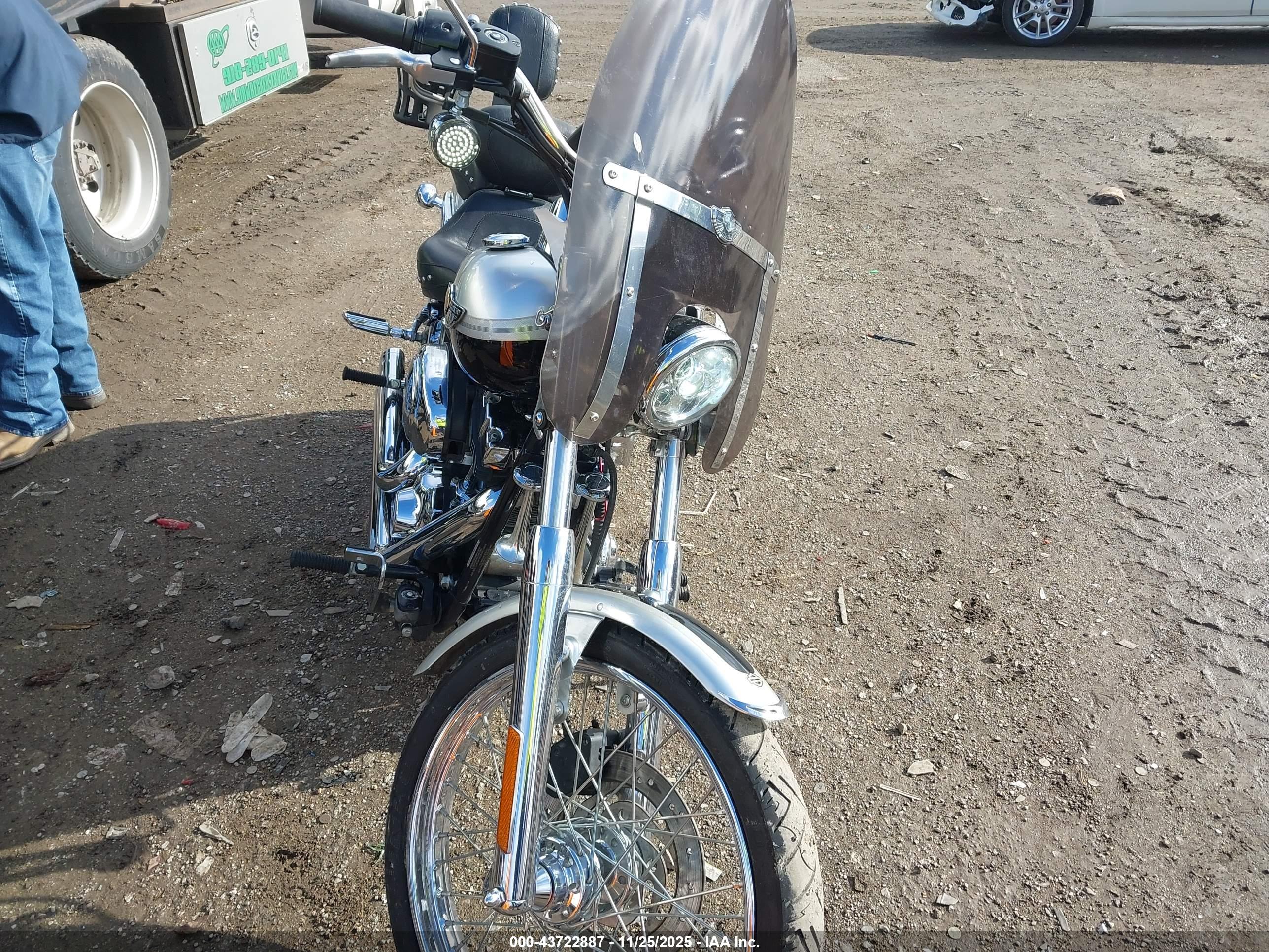 HARLEY-DAVIDSON FXSTDI image 5